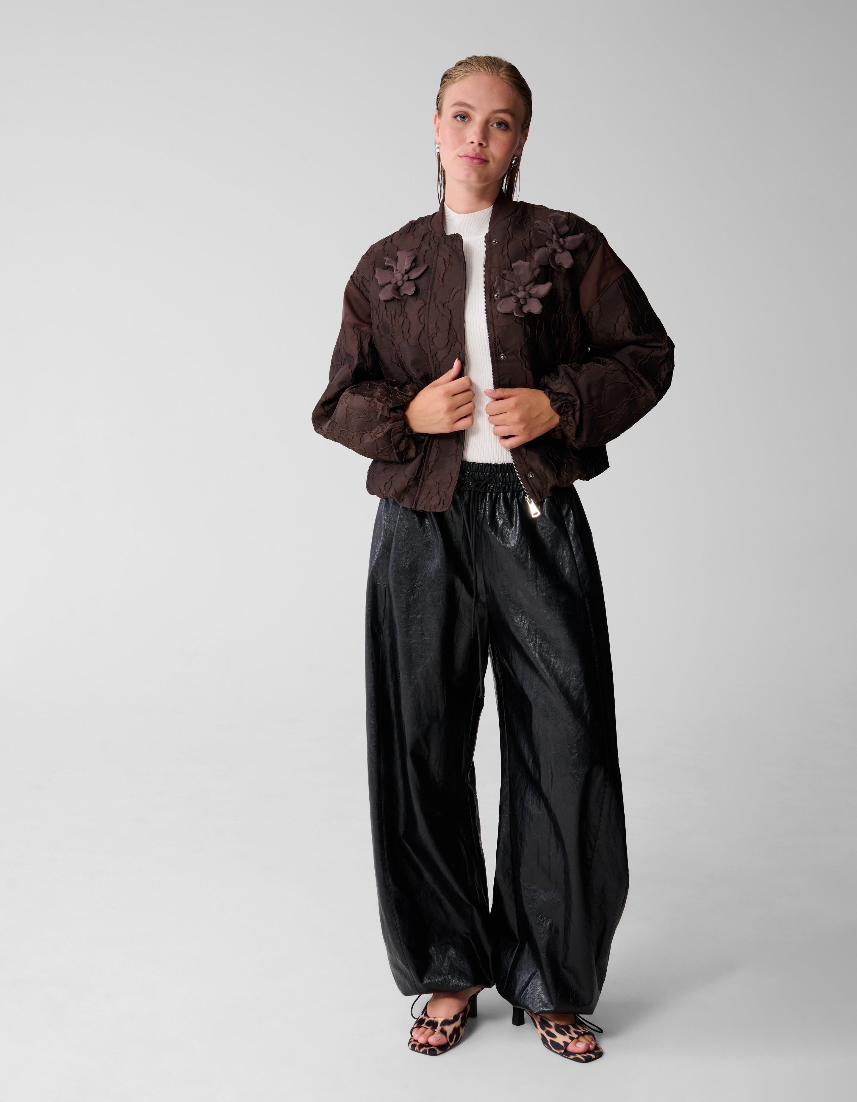 Flower Jacquard Bomber Donkerbruin SHOEBY WOMEN