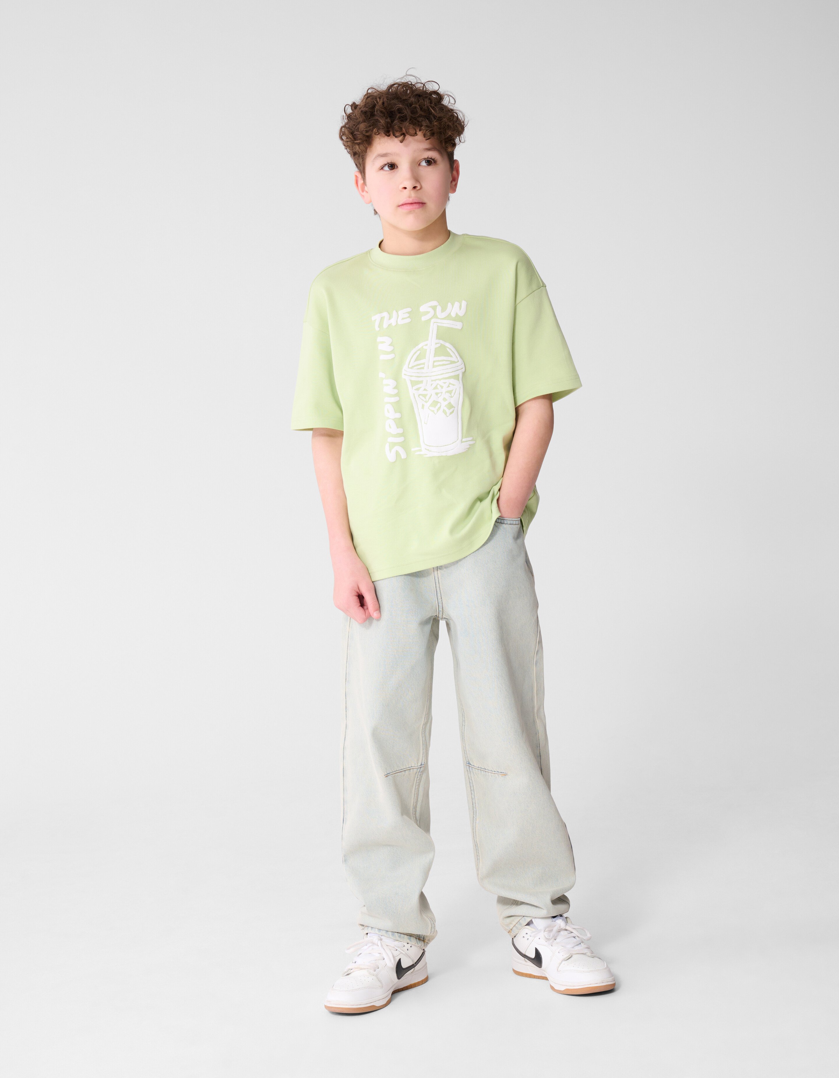 Sipping Artwork T-shirt Lichtgroen SHOEBY BOYS