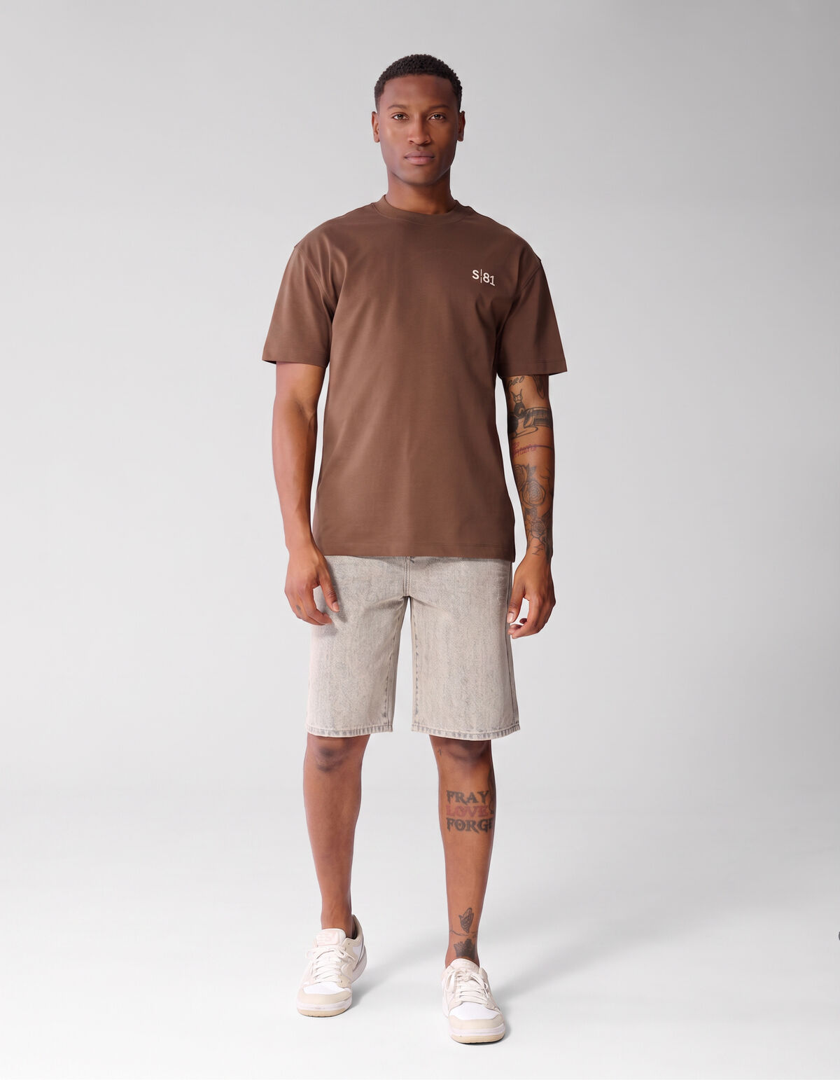 Tekst Print T-shirt Donkerbruin SHOEBY MEN