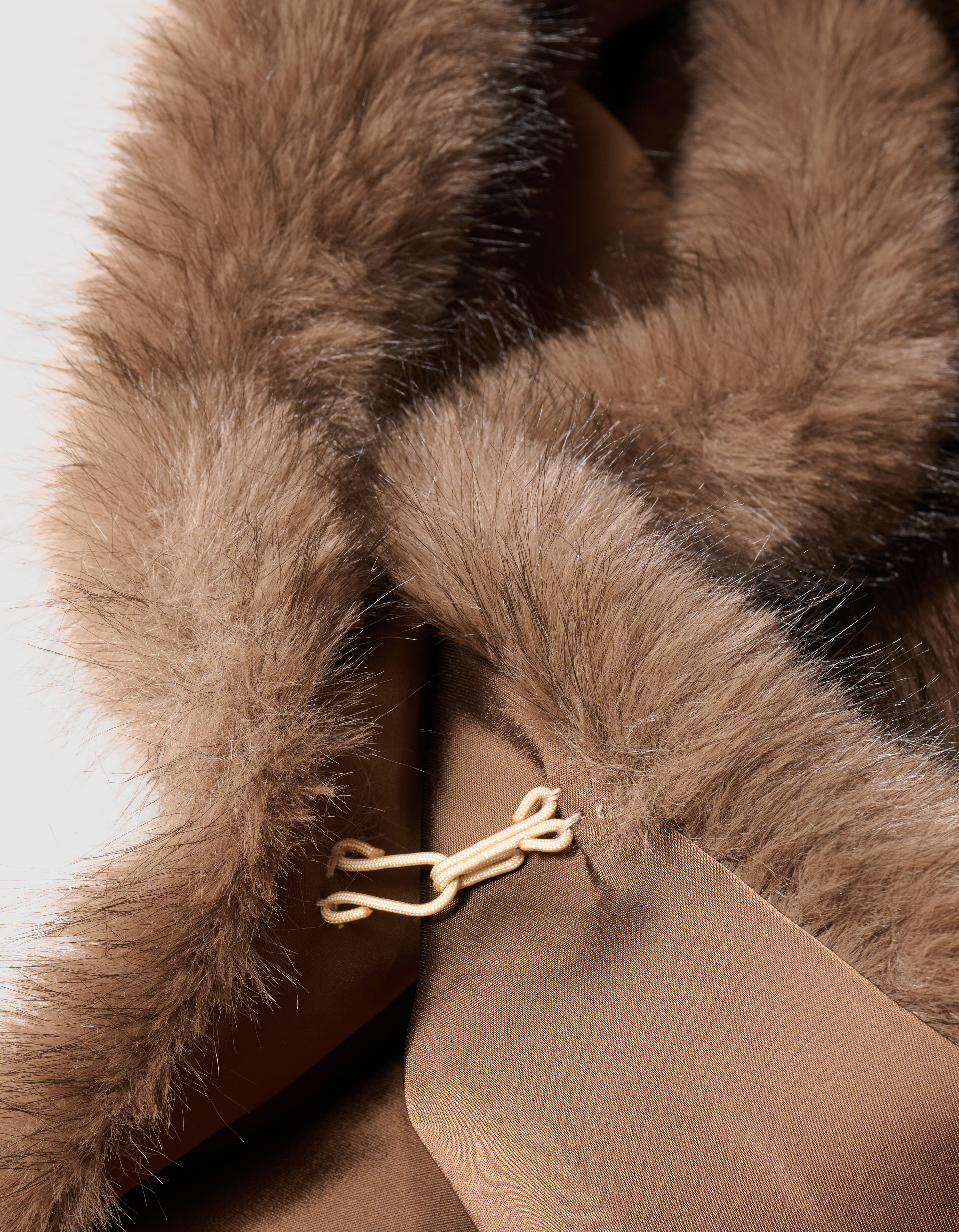 Faux Fur Pocket Sjaal Bruin By Mieke SHOEBY ACCESSOIRES