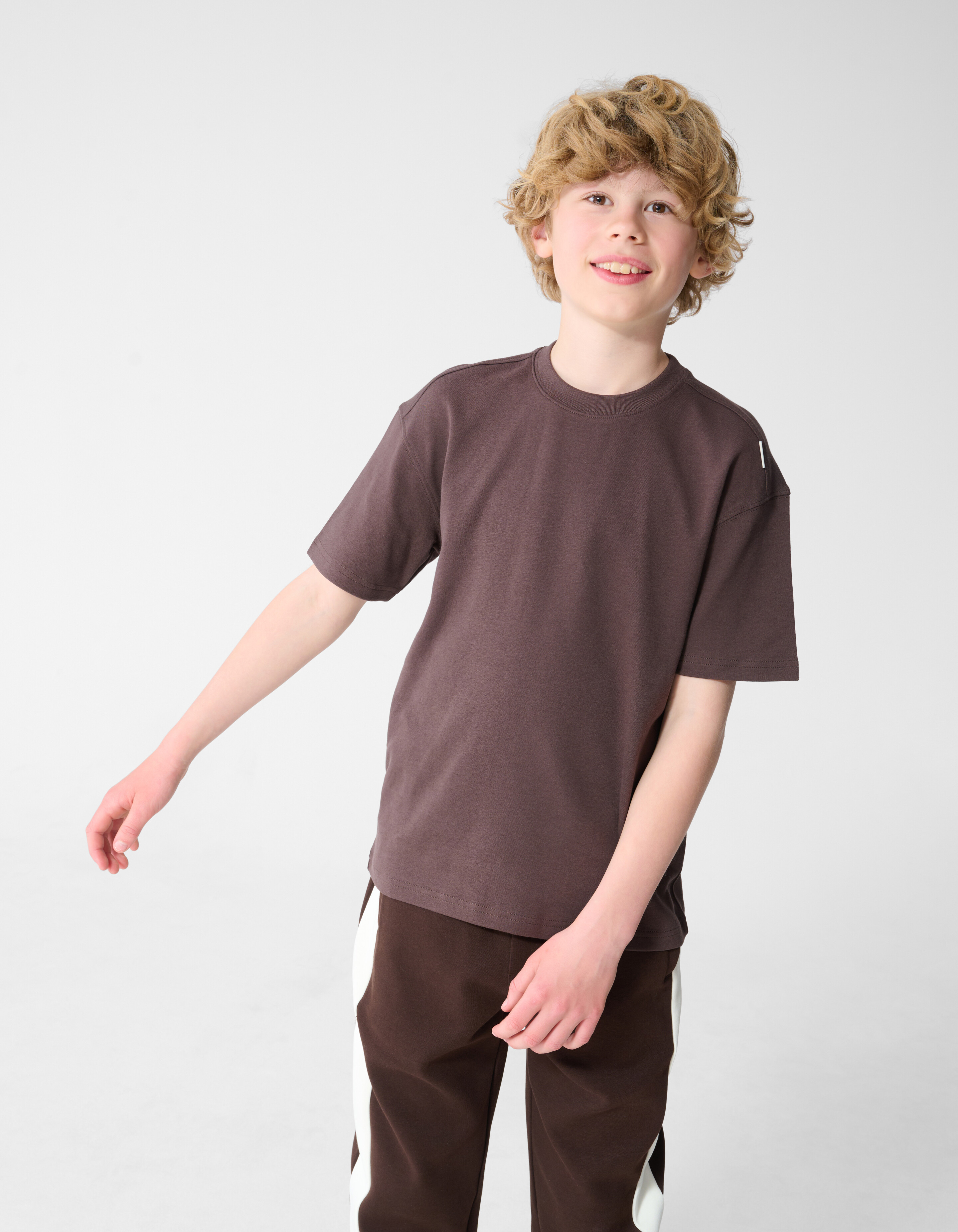 Label T-shirt Donkerbruin SHOEBY BOYS
