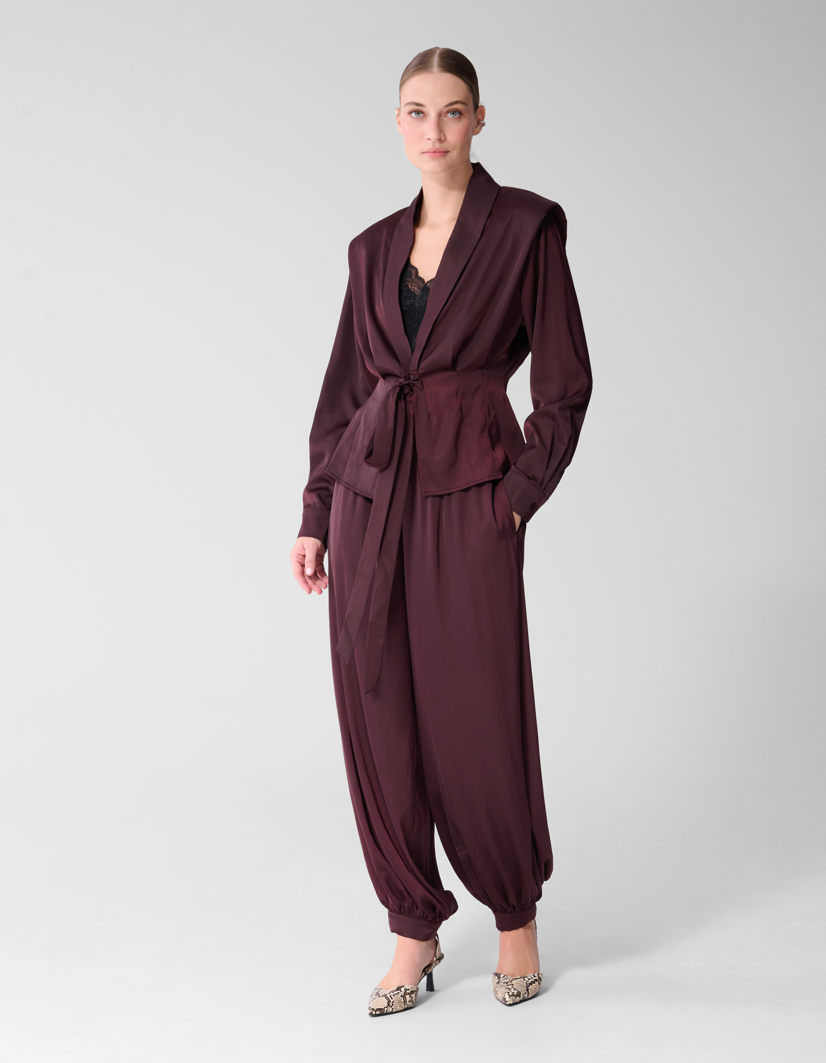Satijnen Balloon Fit Broek Donkerrood By Mieke SHOEBY WOMEN