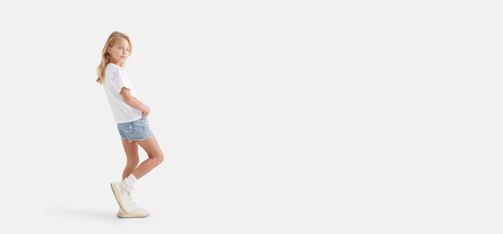 Destroyed Denim Short Blauw By Nicolette SHOEBY GIRLS