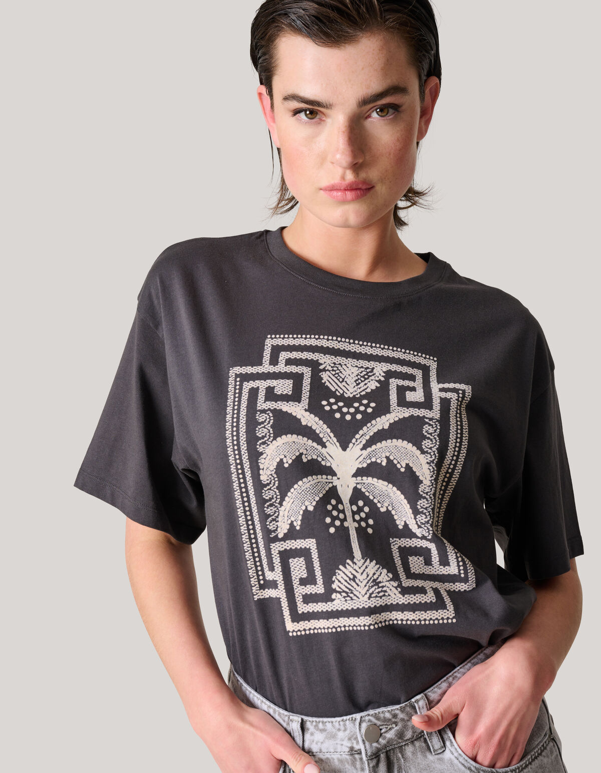 Embroidery Puff T-shirt Donkergrijs SHOEBY WOMEN
