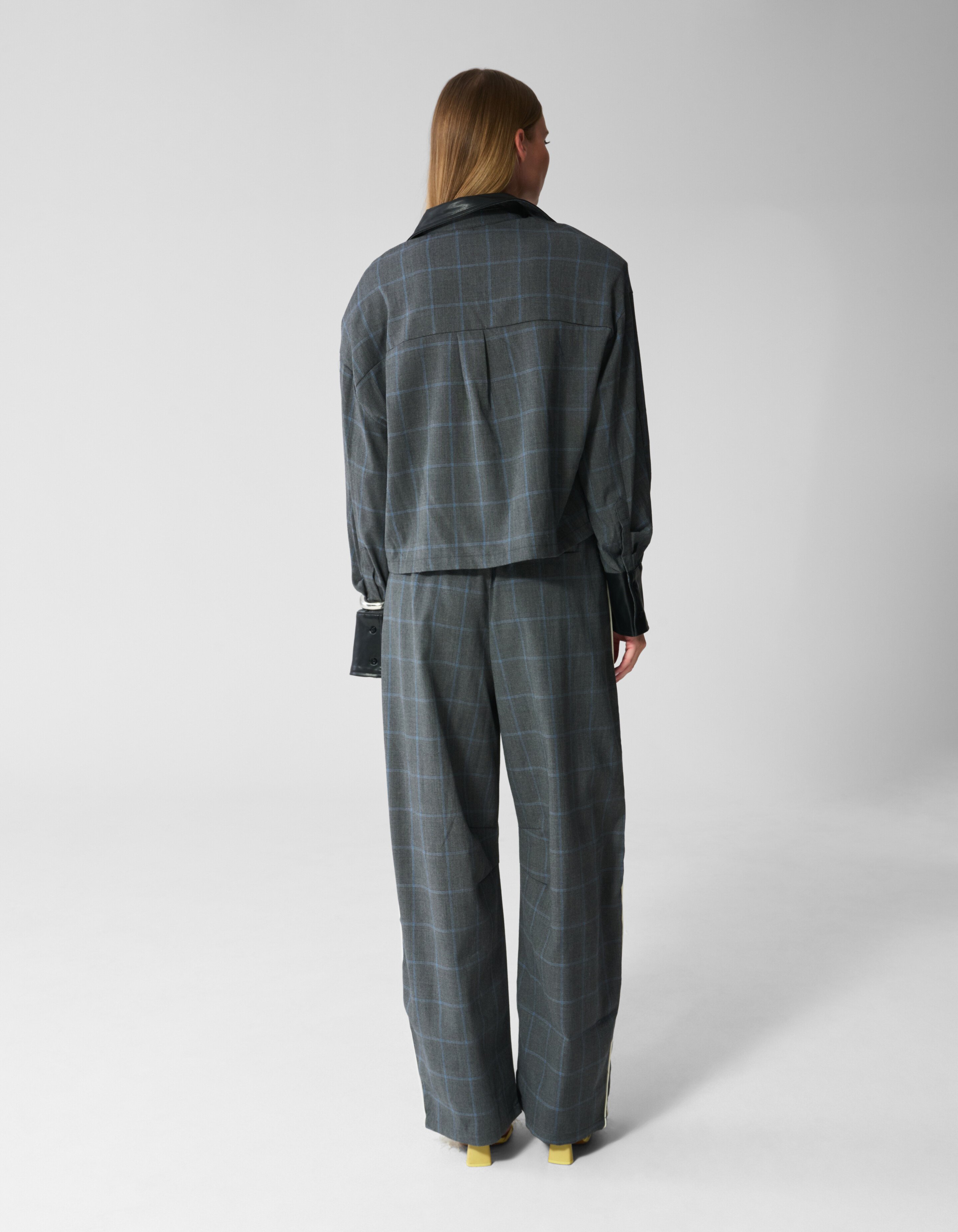 Cropped Ruiten Blouse Donkergrijs SHOEBY WOMEN