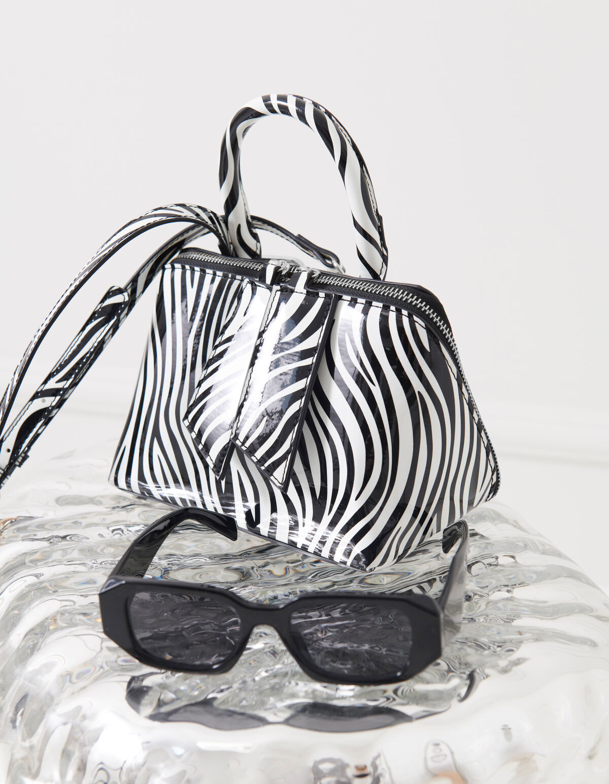 Wijde Rechthoekige Zonnebril Zwart SHOEBY ACCESSOIRES