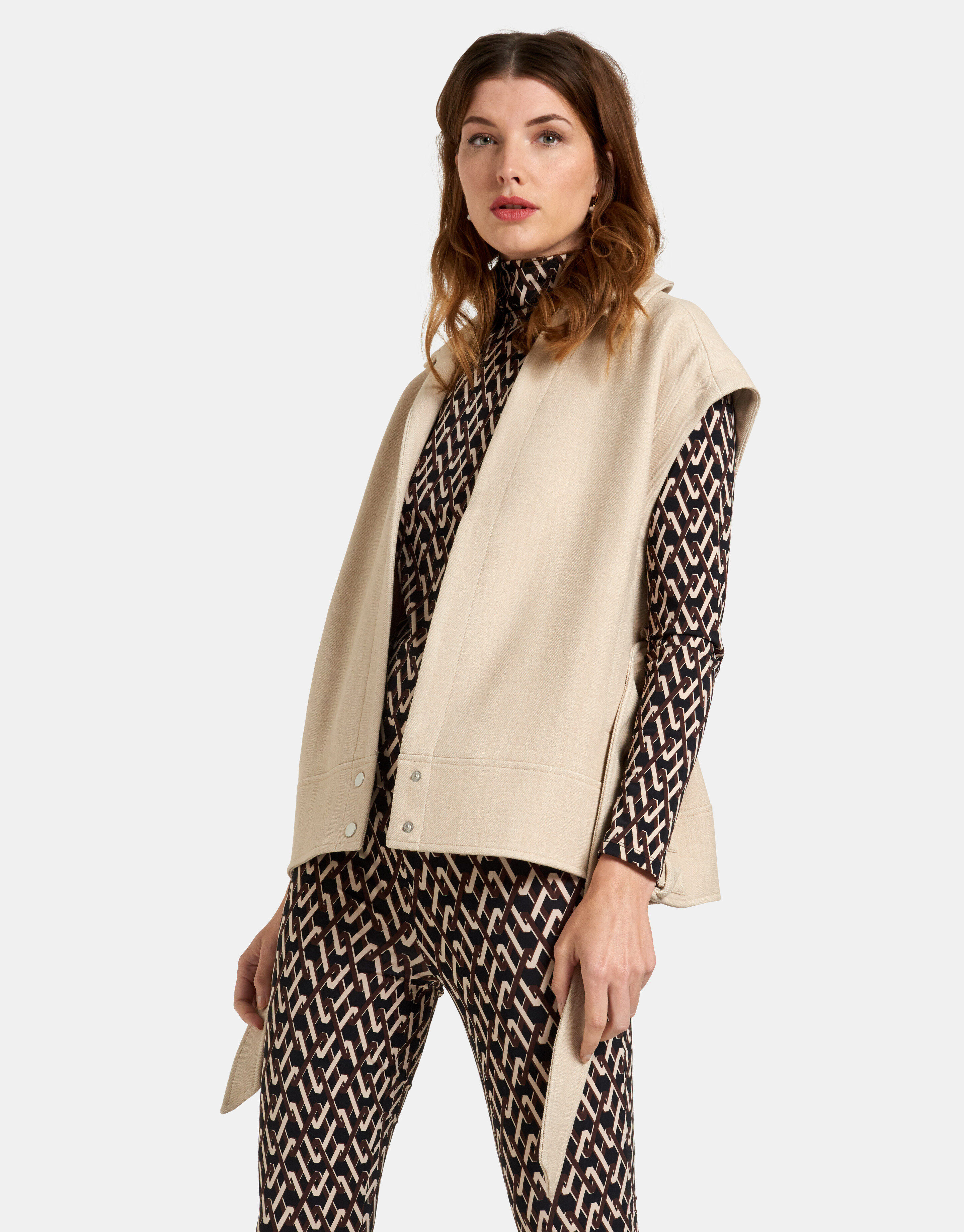 Sleeveless Jacket EKSEPT