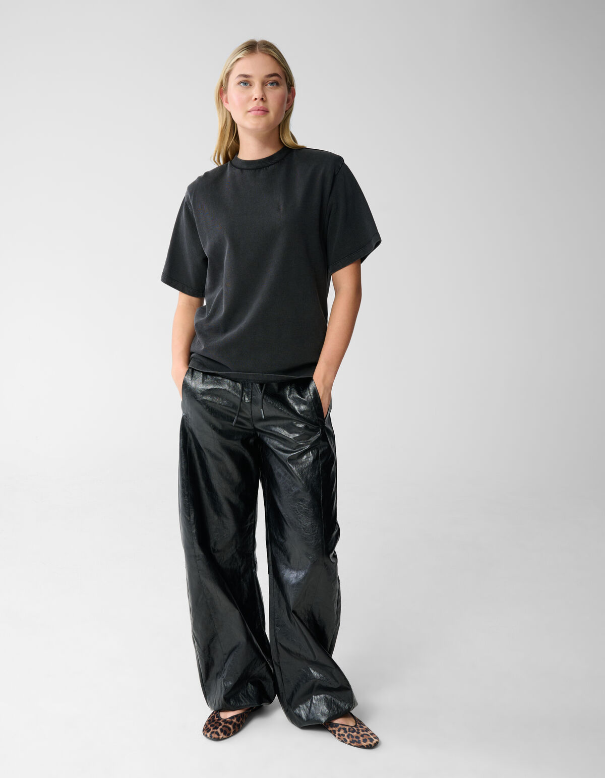 Padded Washed Sweat T-shirt Donkergrijs SHOEBY WOMEN