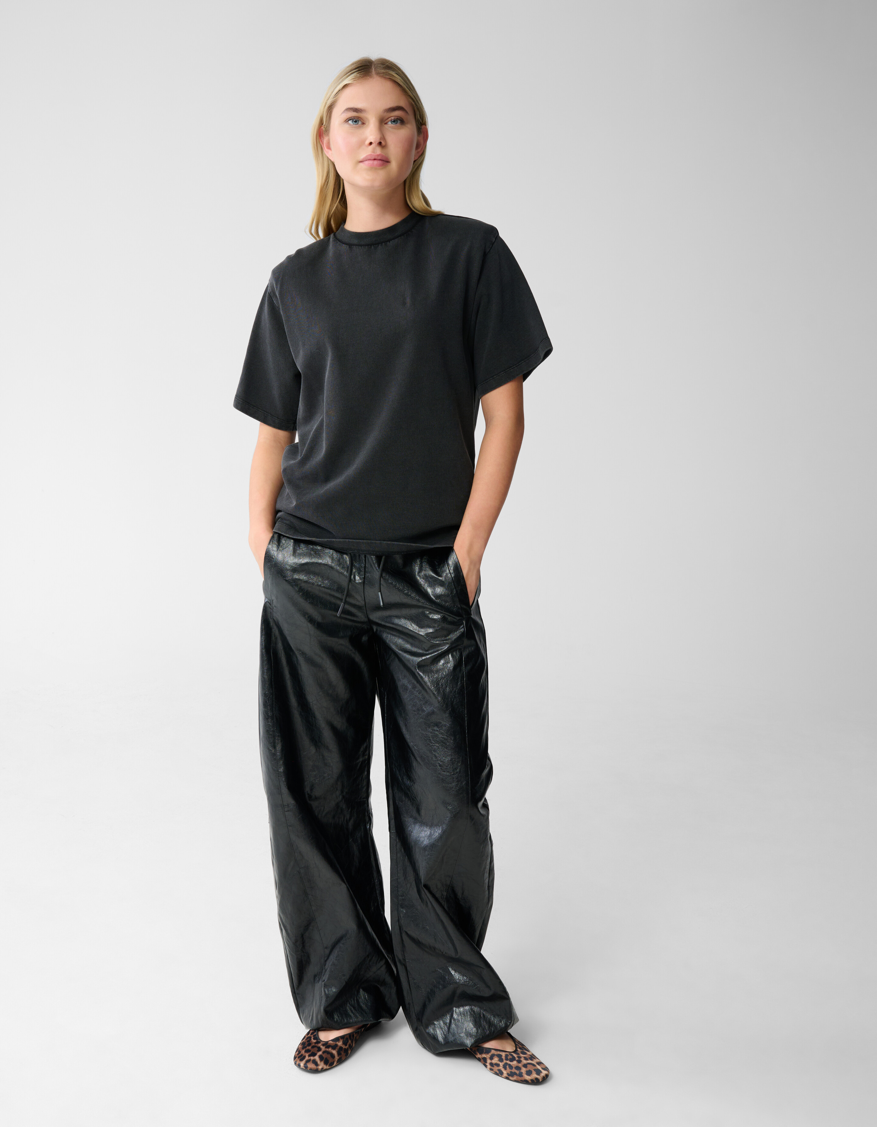 Padded Washed Sweat T-shirt Donkergrijs SHOEBY WOMEN