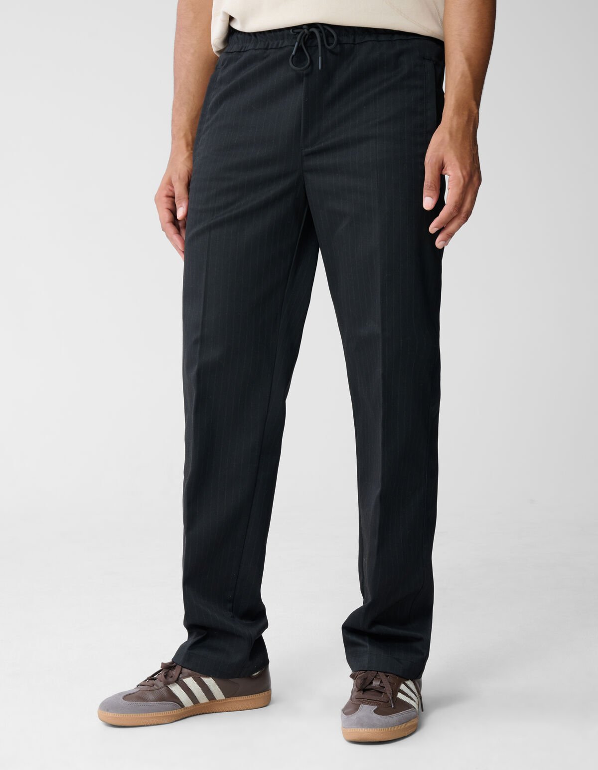 Pinstripe Tapered Fit Broek Zwart SHOEBY MEN