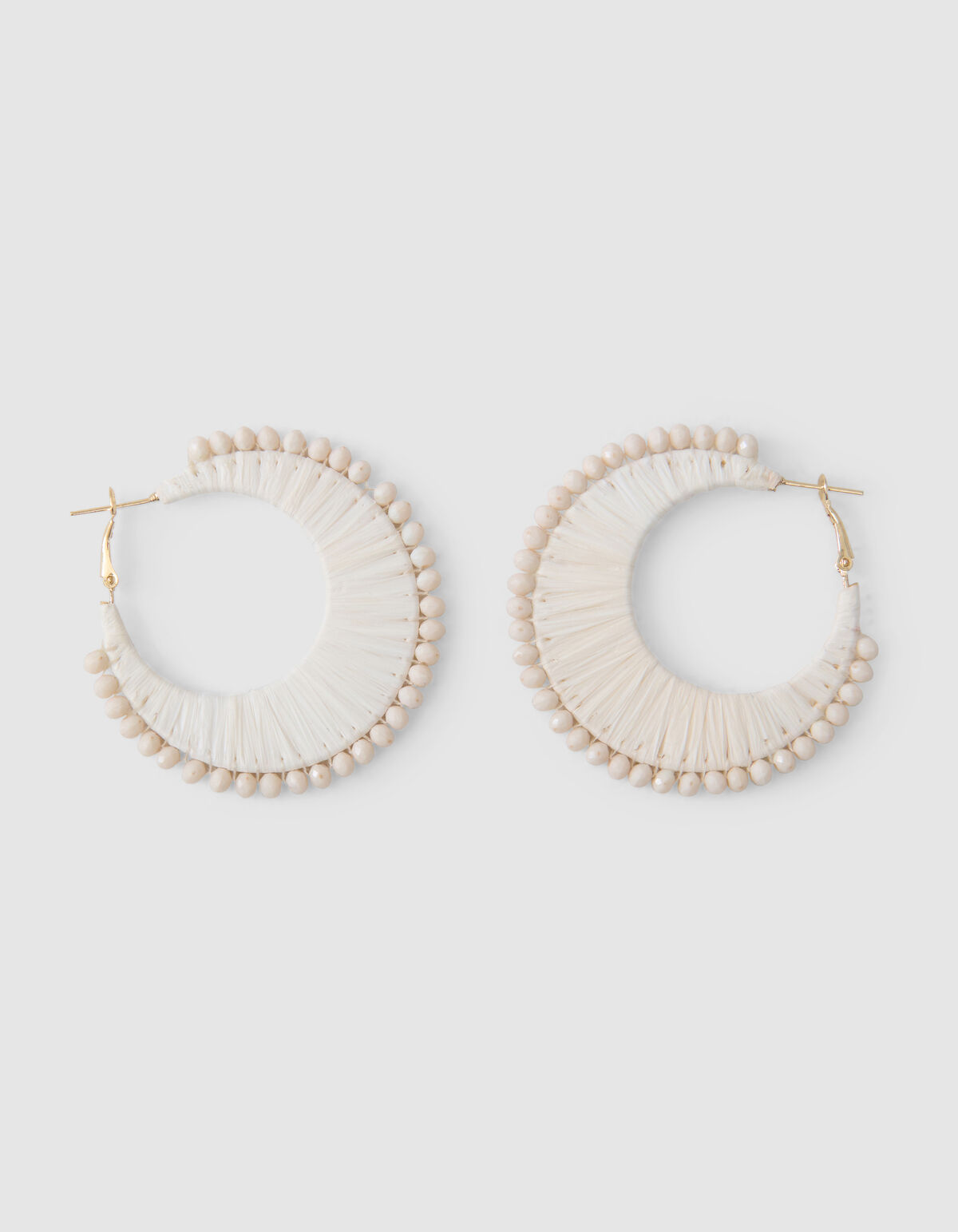 Beaded Hoop Oorbellen Gebroken Wit SHOEBY ACCESSOIRES