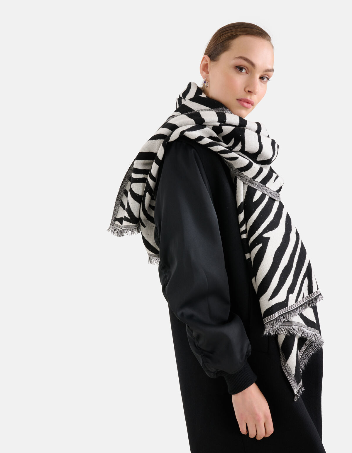 Zebra Jacquard Sjaal Zwart/Wit SHOEBY ACCESSOIRES