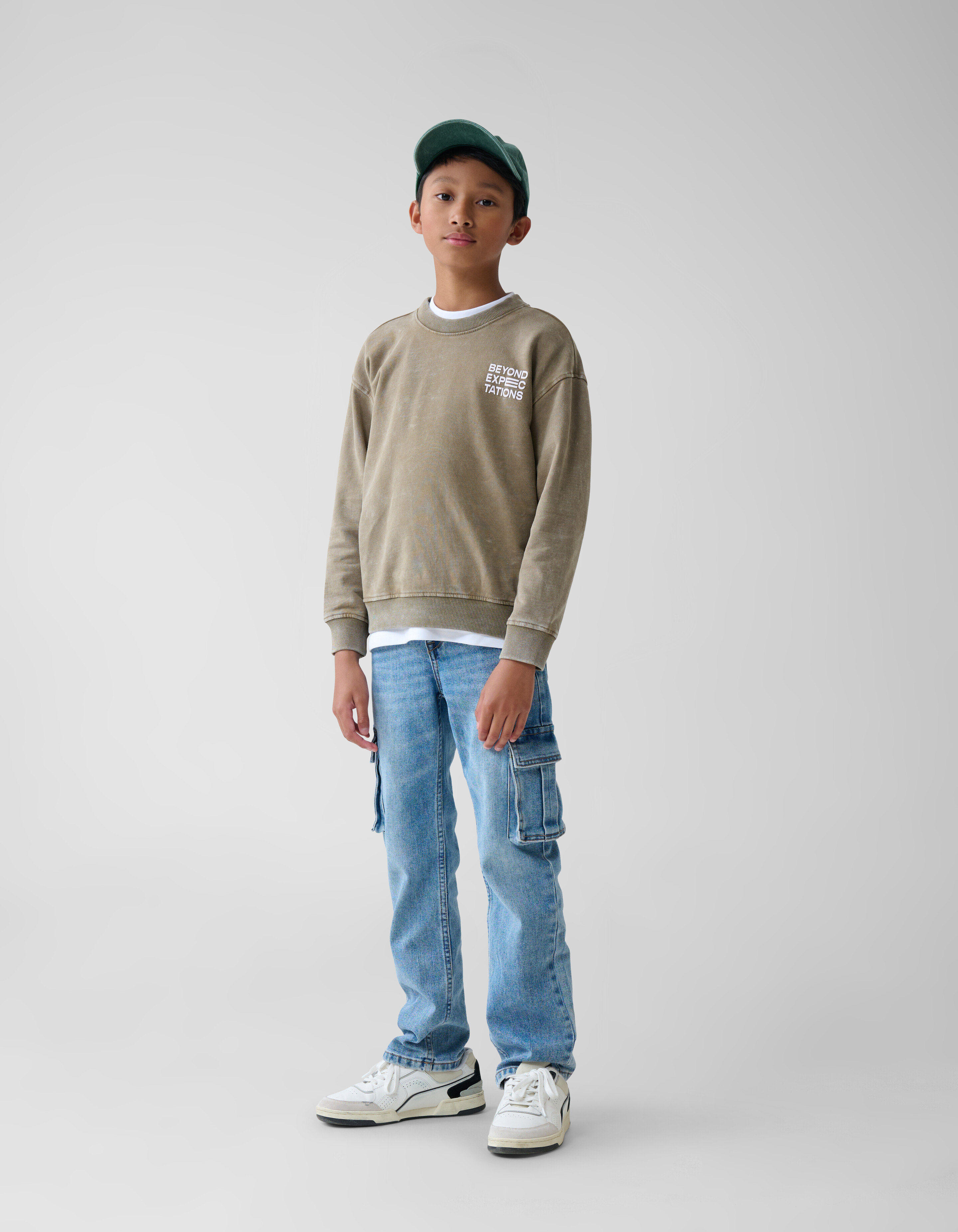 Washed Artwork Sweater Khaki SHOEBY BOYS