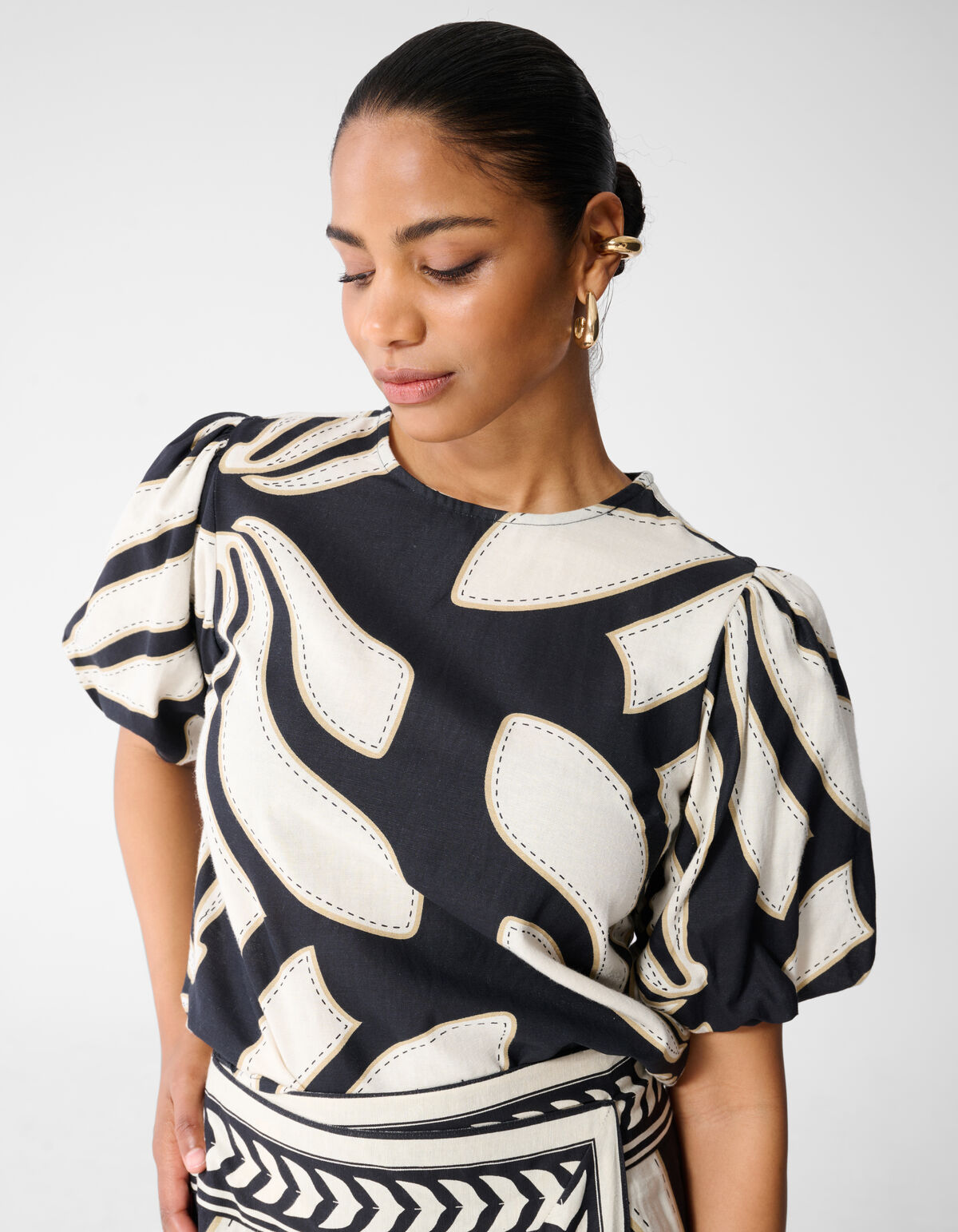 Printed Puff Top Zwart SHOEBY WOMEN