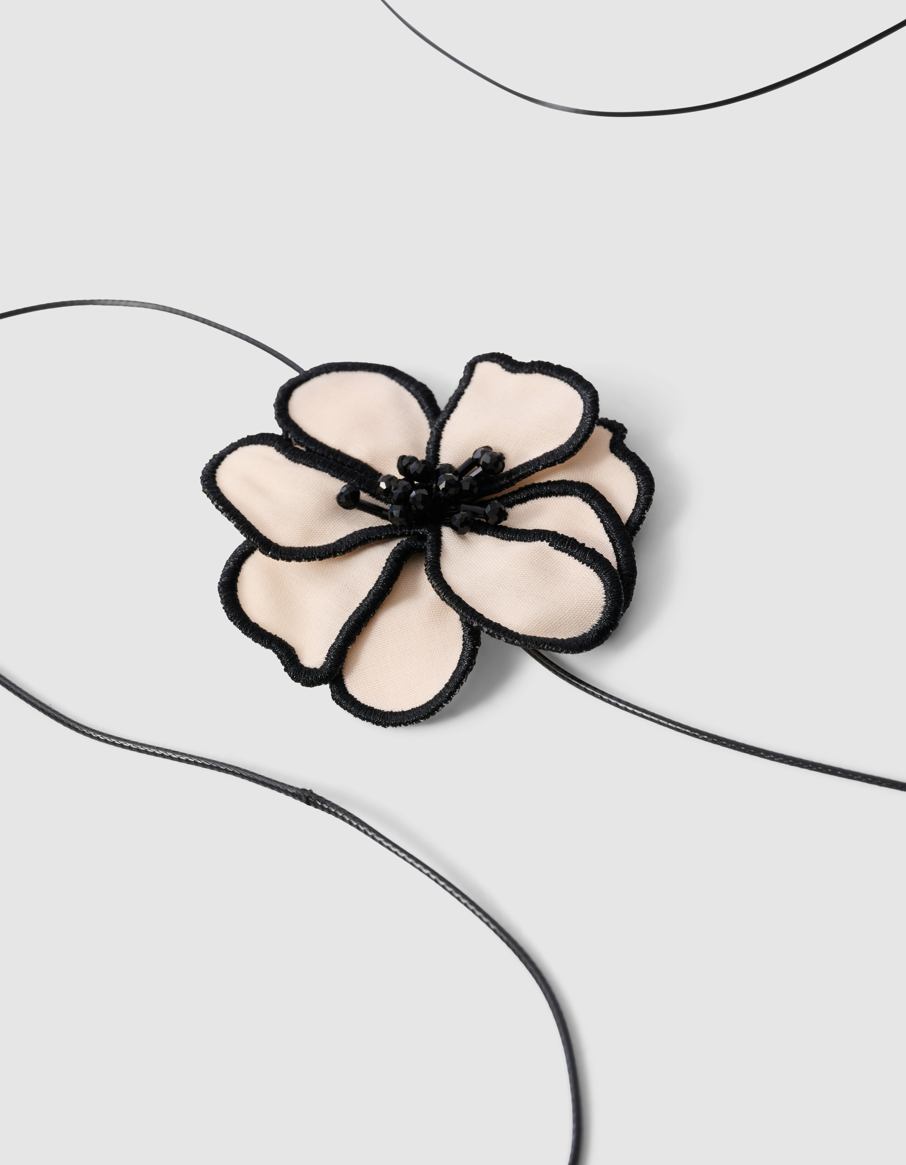 Bloem Corsage Ketting Zwart/Wit SHOEBY ACCESSOIRES