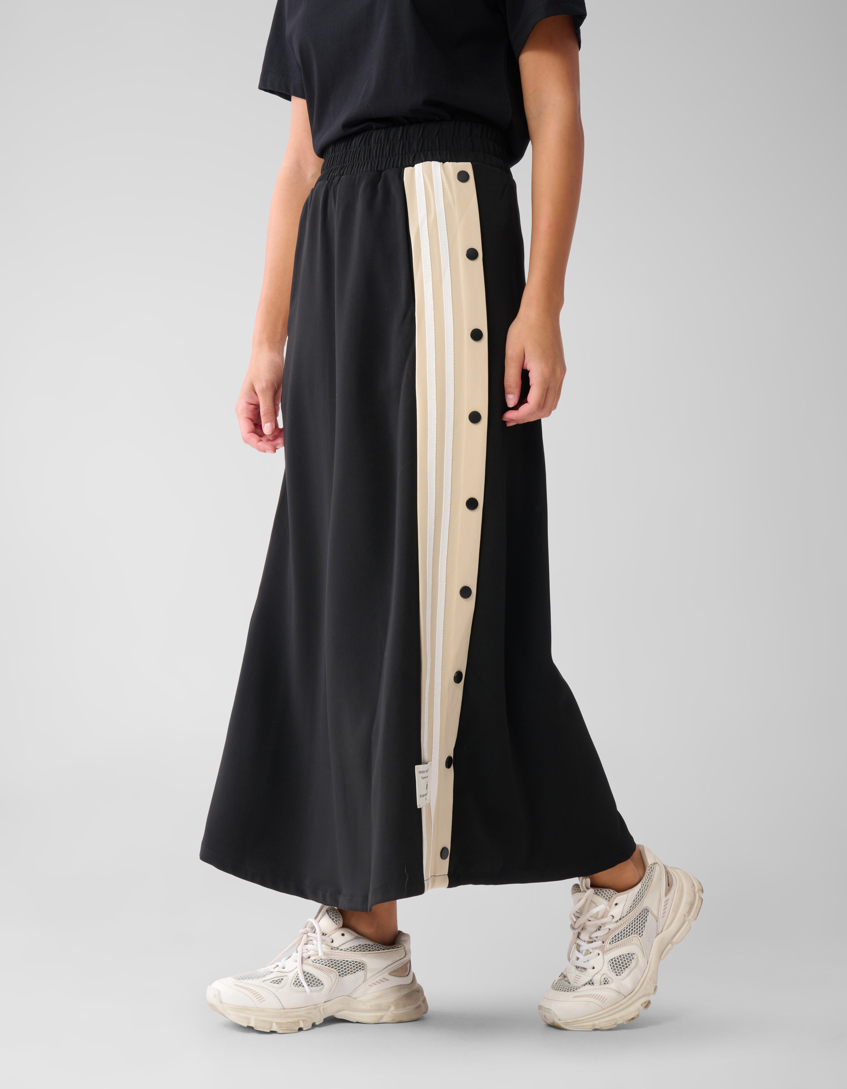 Sporty Button Maxi Rok Zwart SHOEBY WOMEN