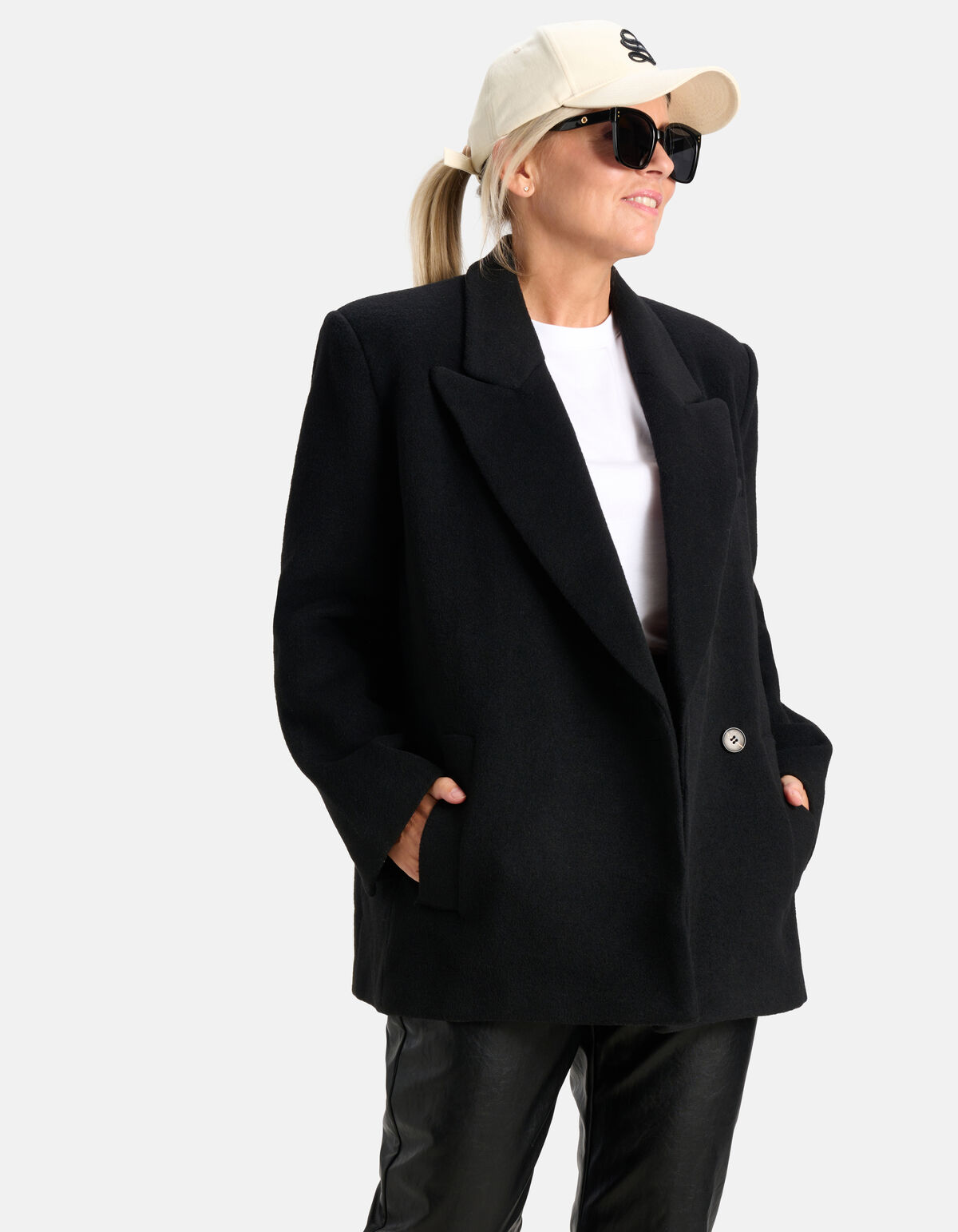 Korte Mantel Jas Zwart By Lonneke SHOEBY WOMEN