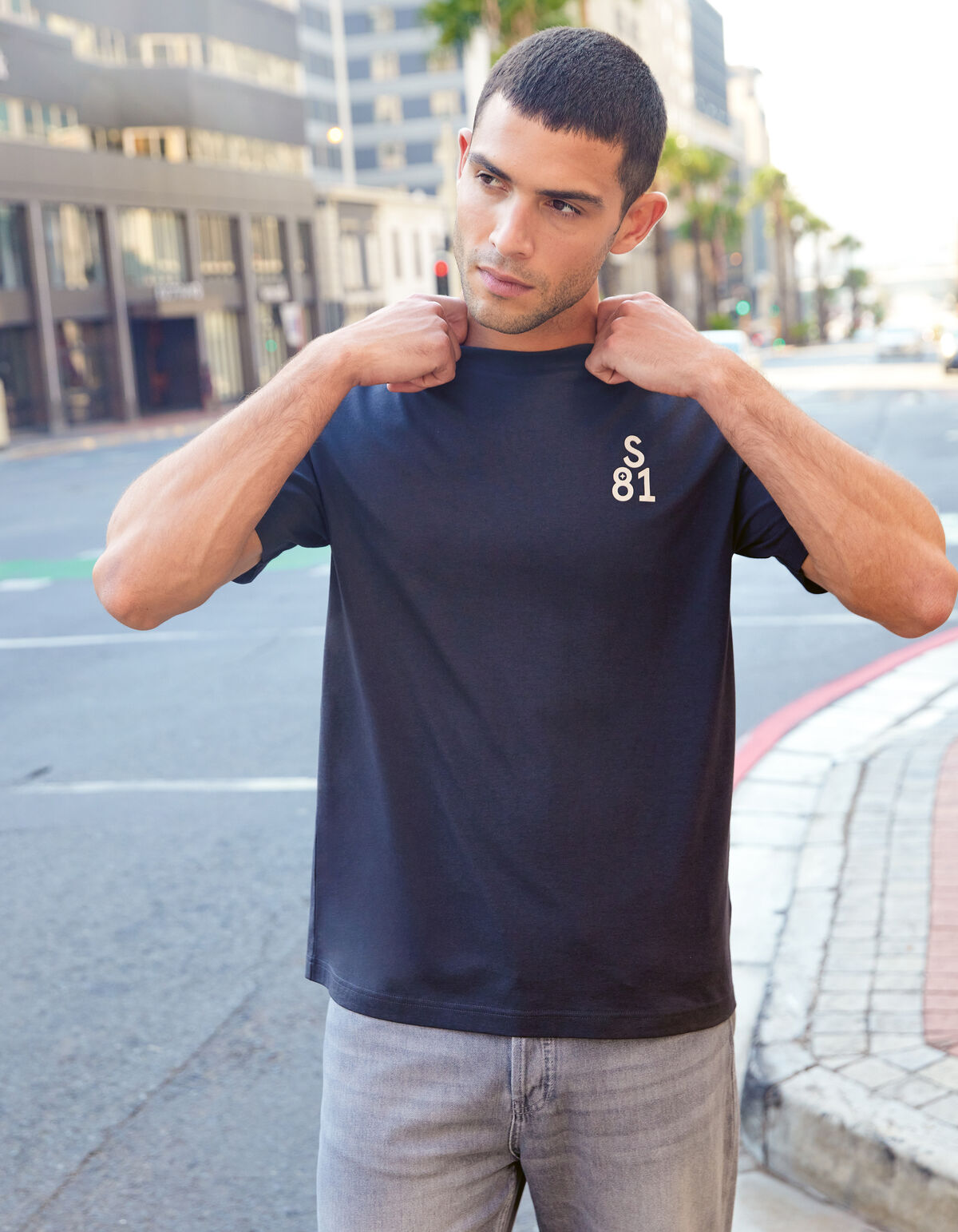 Line Artwork T-shirt Donkergrijs SHOEBY MEN