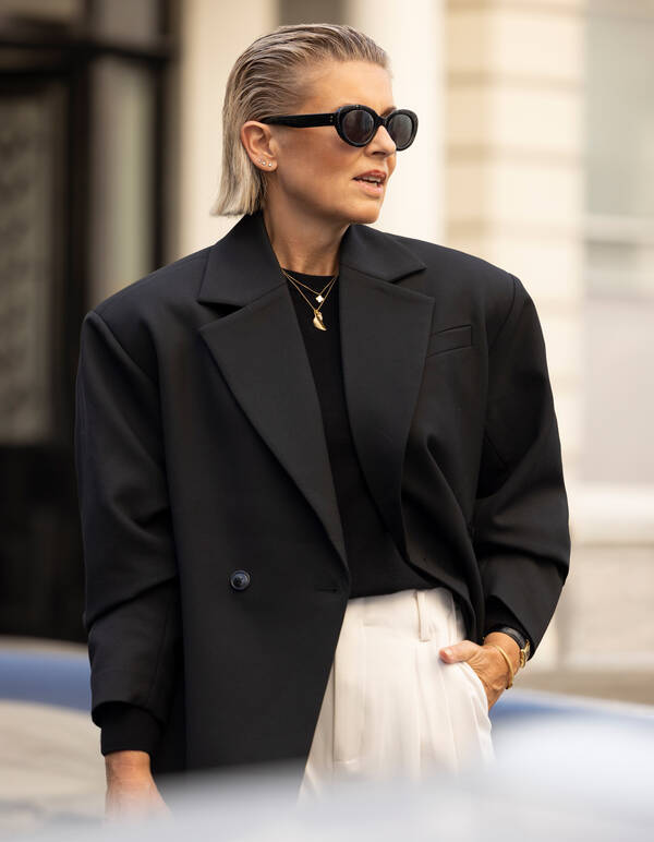 Oversized Shoulder Blazer Zwart By Lonneke SHOEBY WOMEN