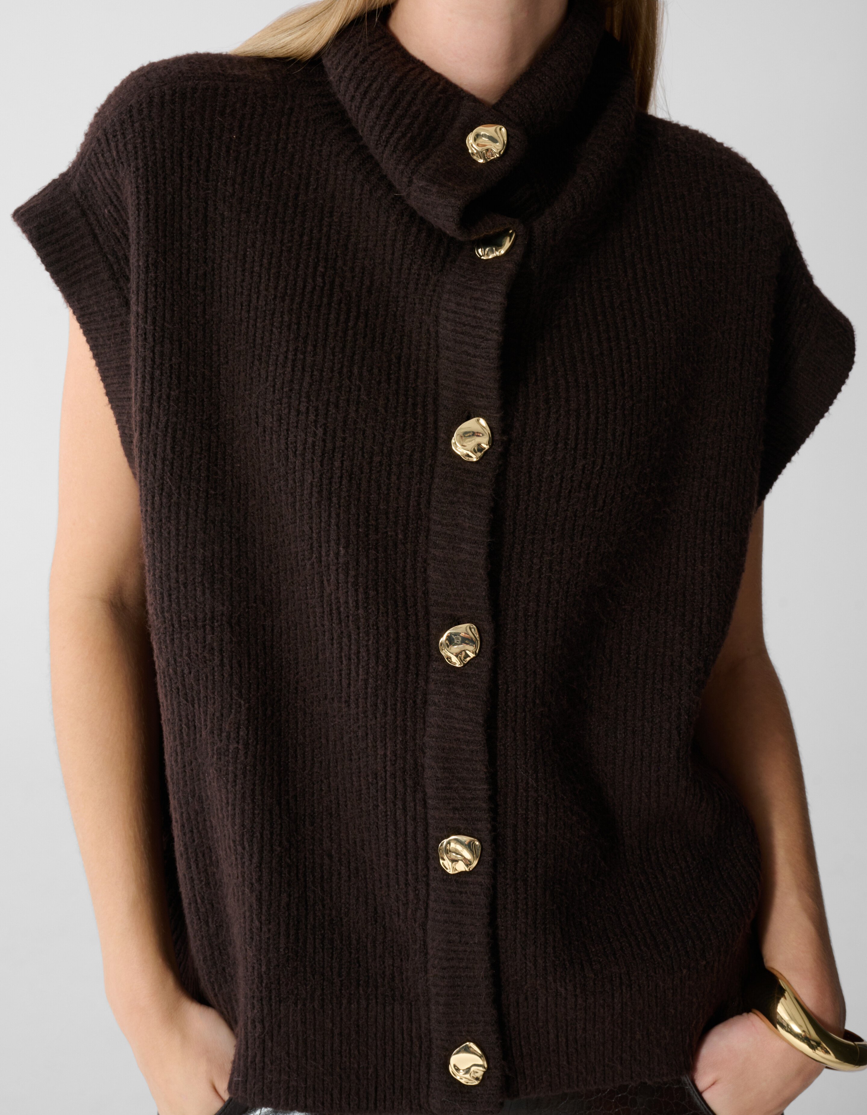 High Collar Gilet Donkerbruin SHOEBY WOMEN