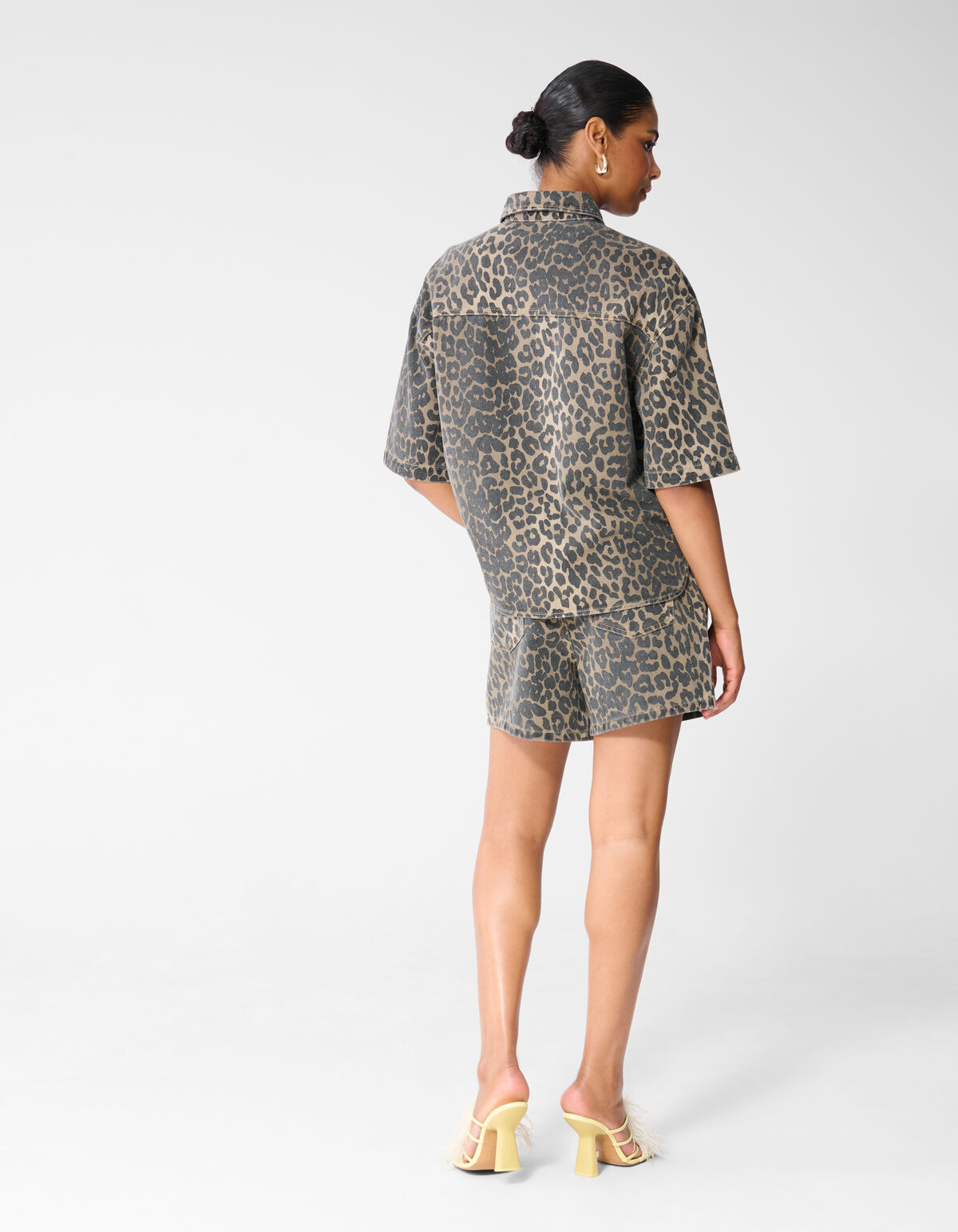 Oversized Leopard Denim Blouse Bruin SHOEBY WOMEN