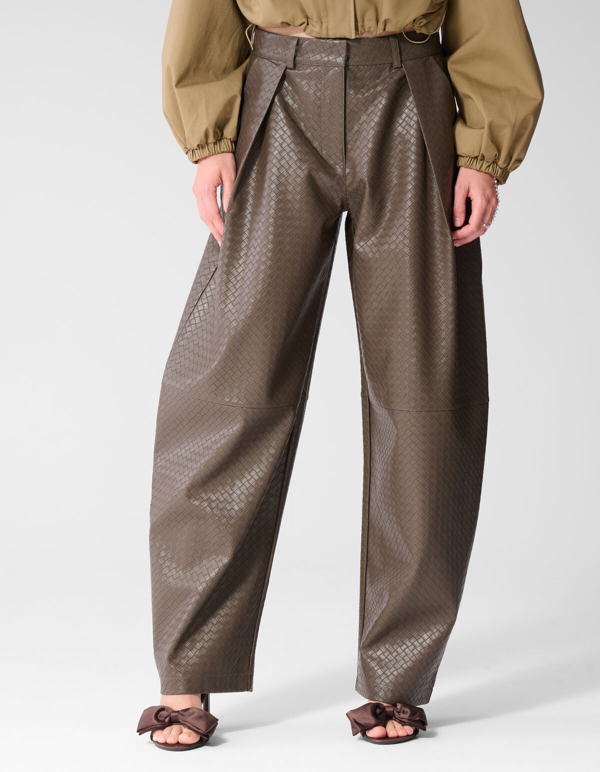 Vegan Leren Braided Barrel Fit Broek Donkerbruin SHOEBY WOMEN