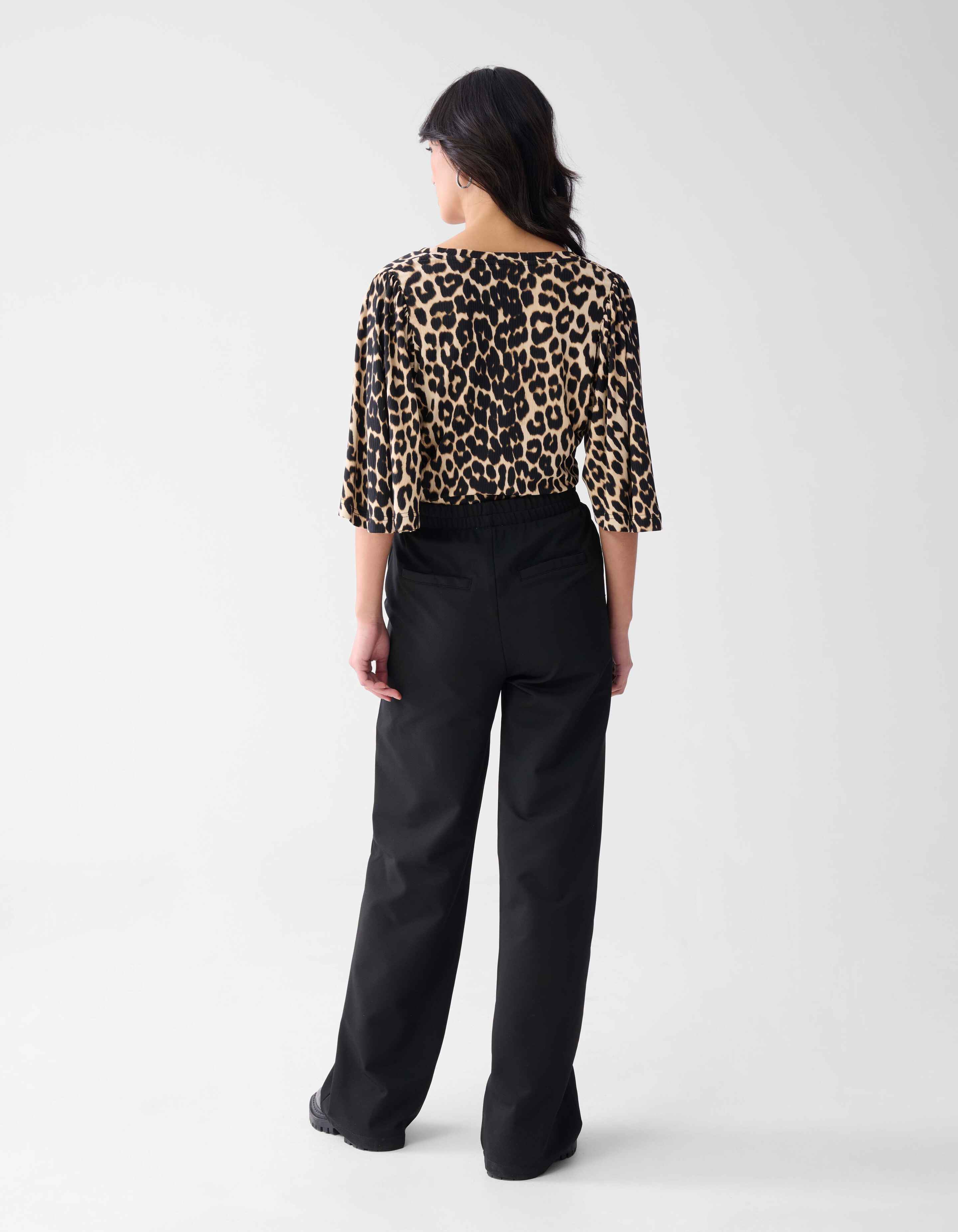 Leopard Ruffle Rib Top Bruin SHOEBY WOMEN
