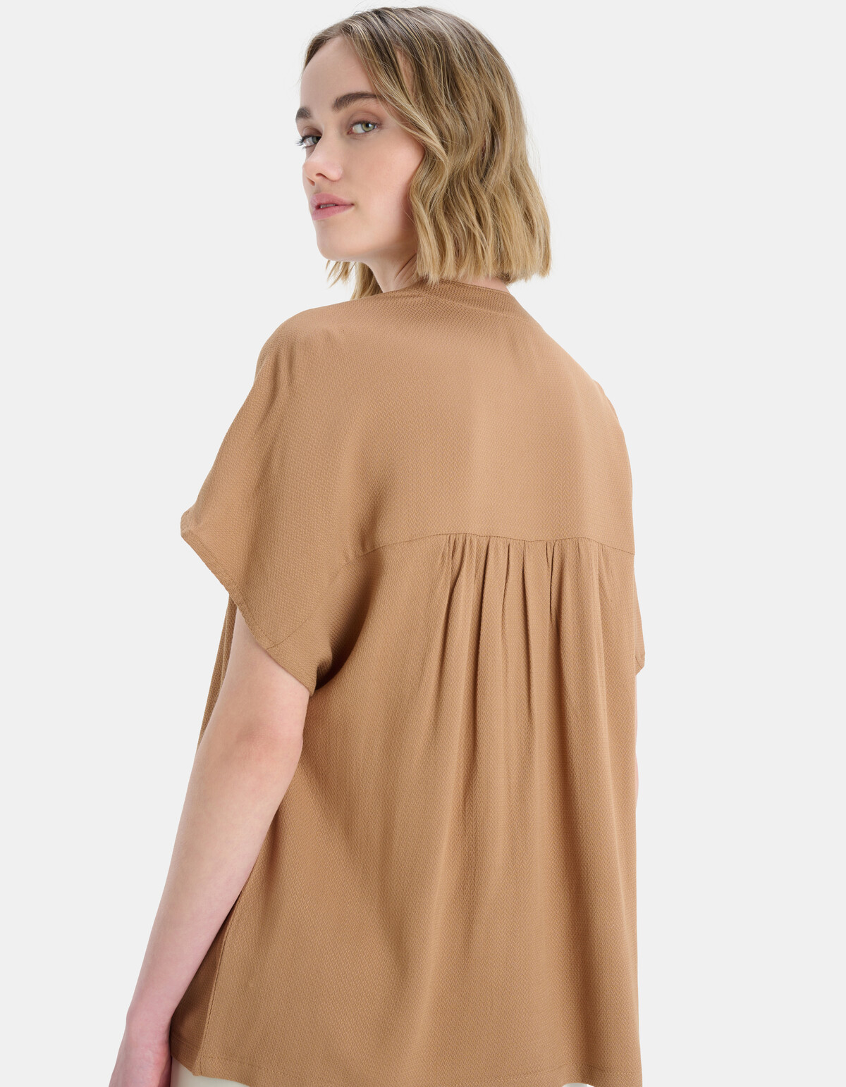 Jaccy Button Top EKSEPT