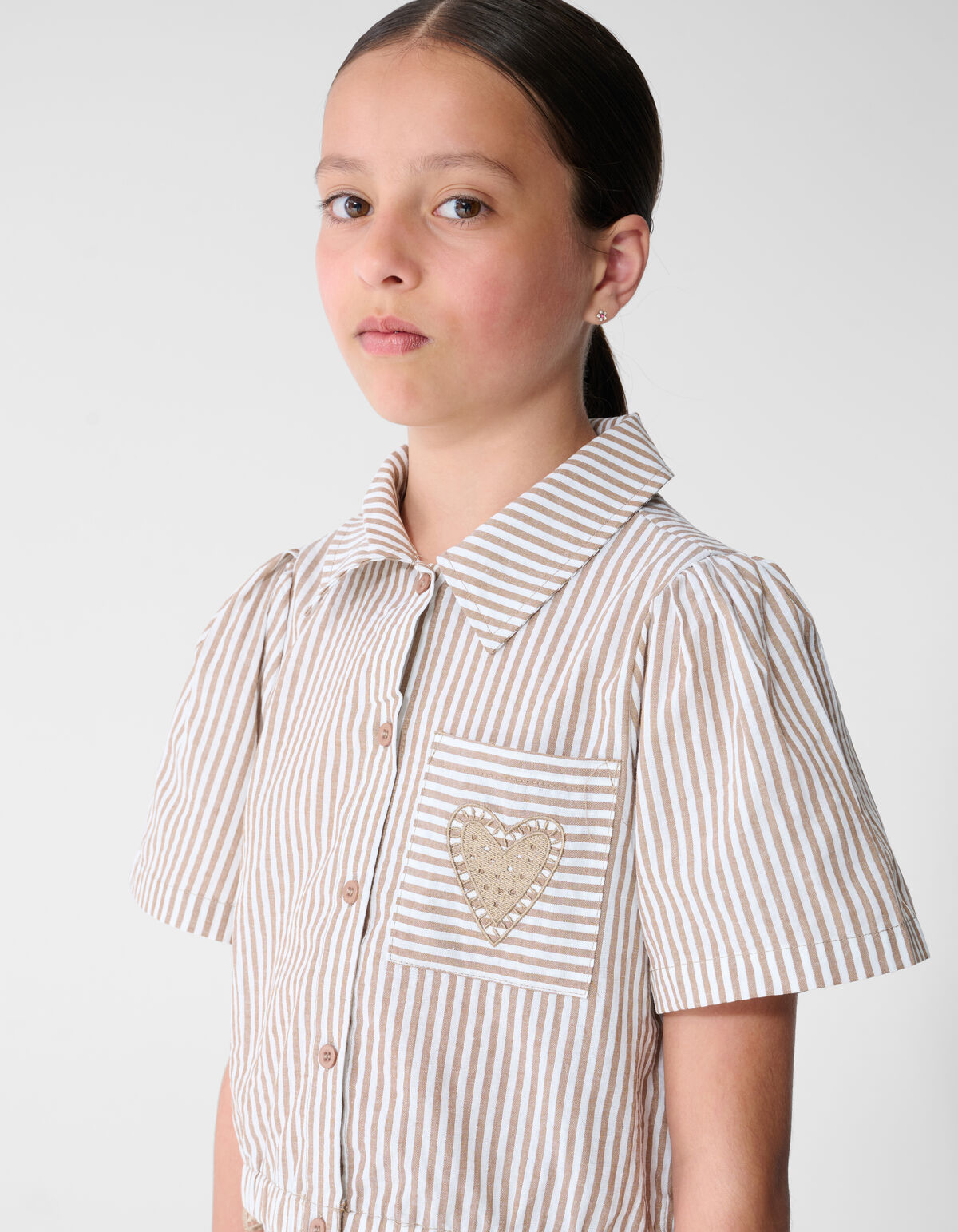 Pinstripe Embroidery Blouse Bruin SHOEBY GIRLS