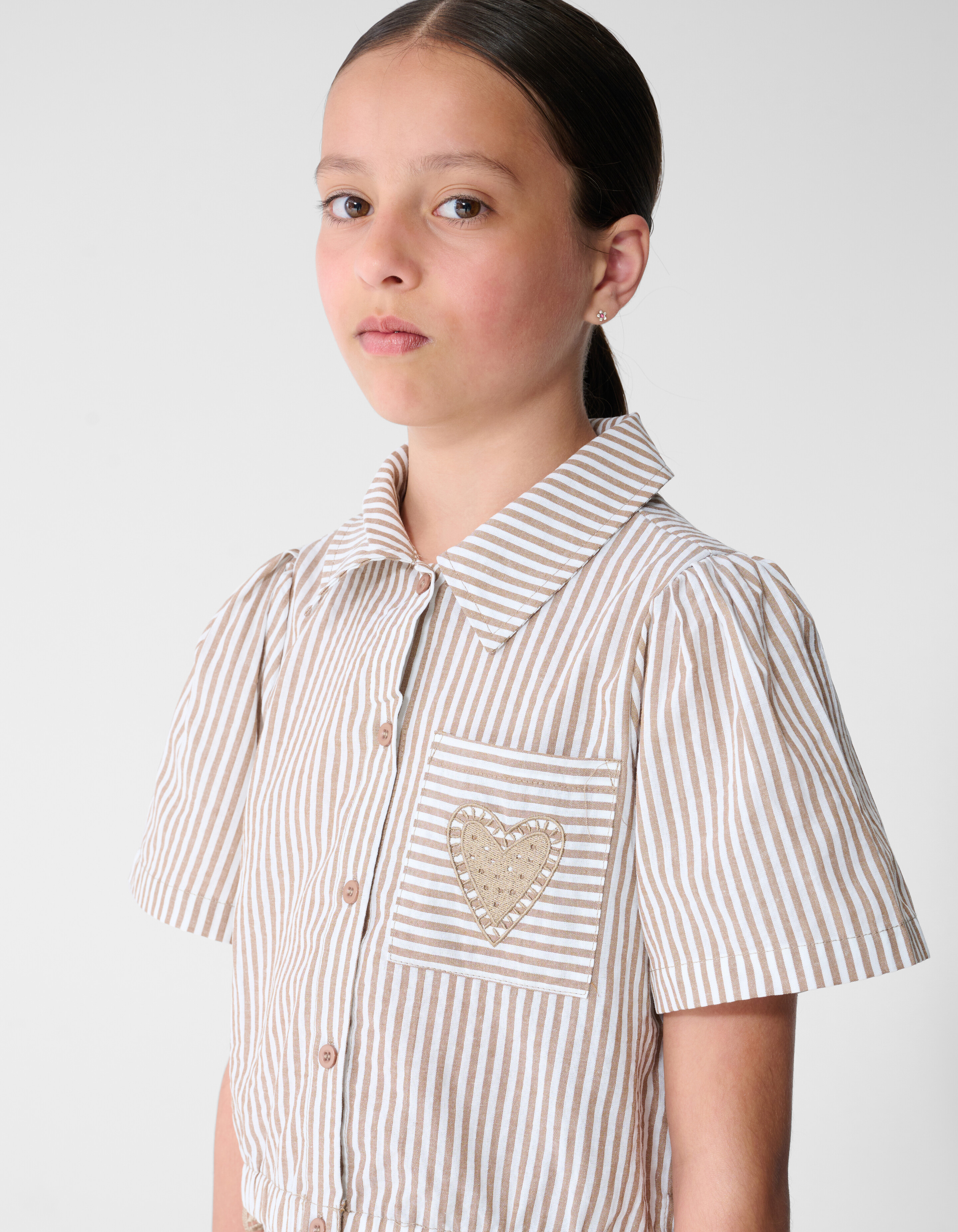 Pinstripe Embroidery Blouse Bruin SHOEBY GIRLS