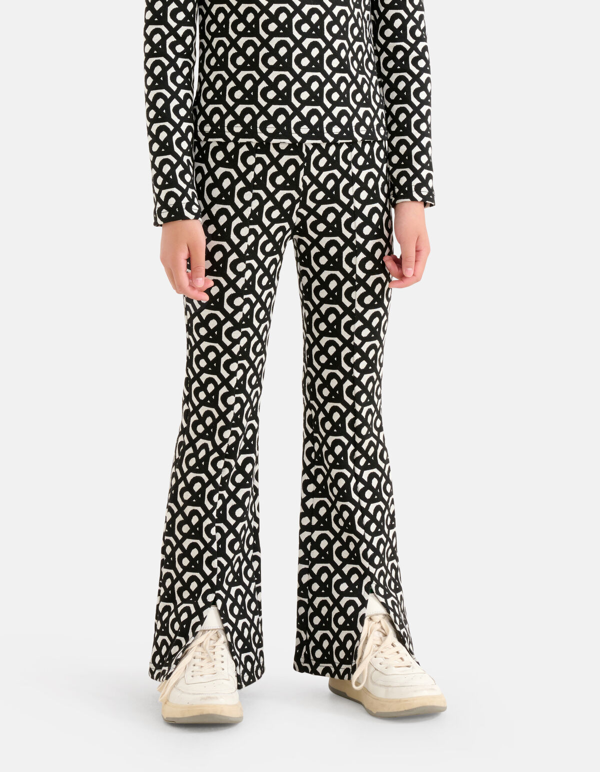 Monogram Flared Broek Zwart SHOEBY GIRLS