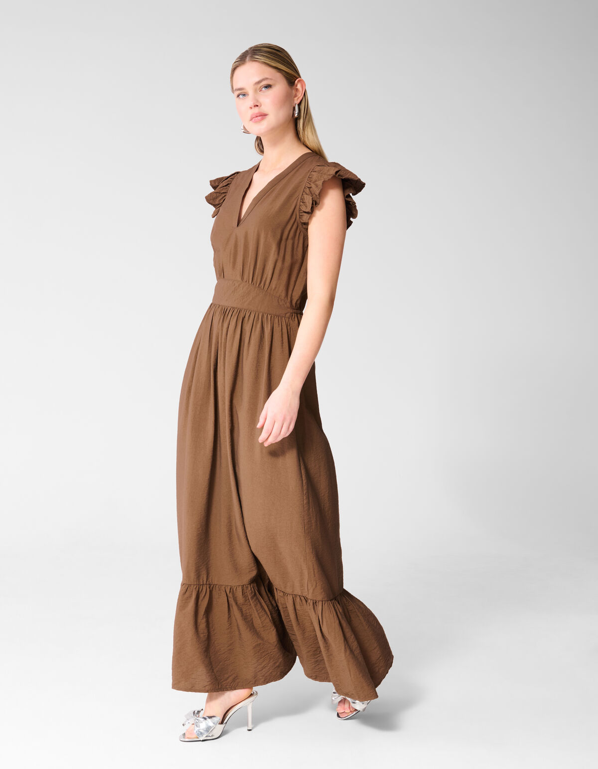 Ruffle V-hals Maxi Jurk Donkerbruin SHOEBY WOMEN