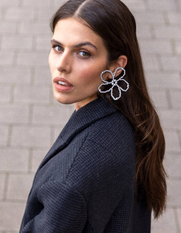 Big Flower Oorbellen Gebroken Wit SHOEBY ACCESSOIRES
