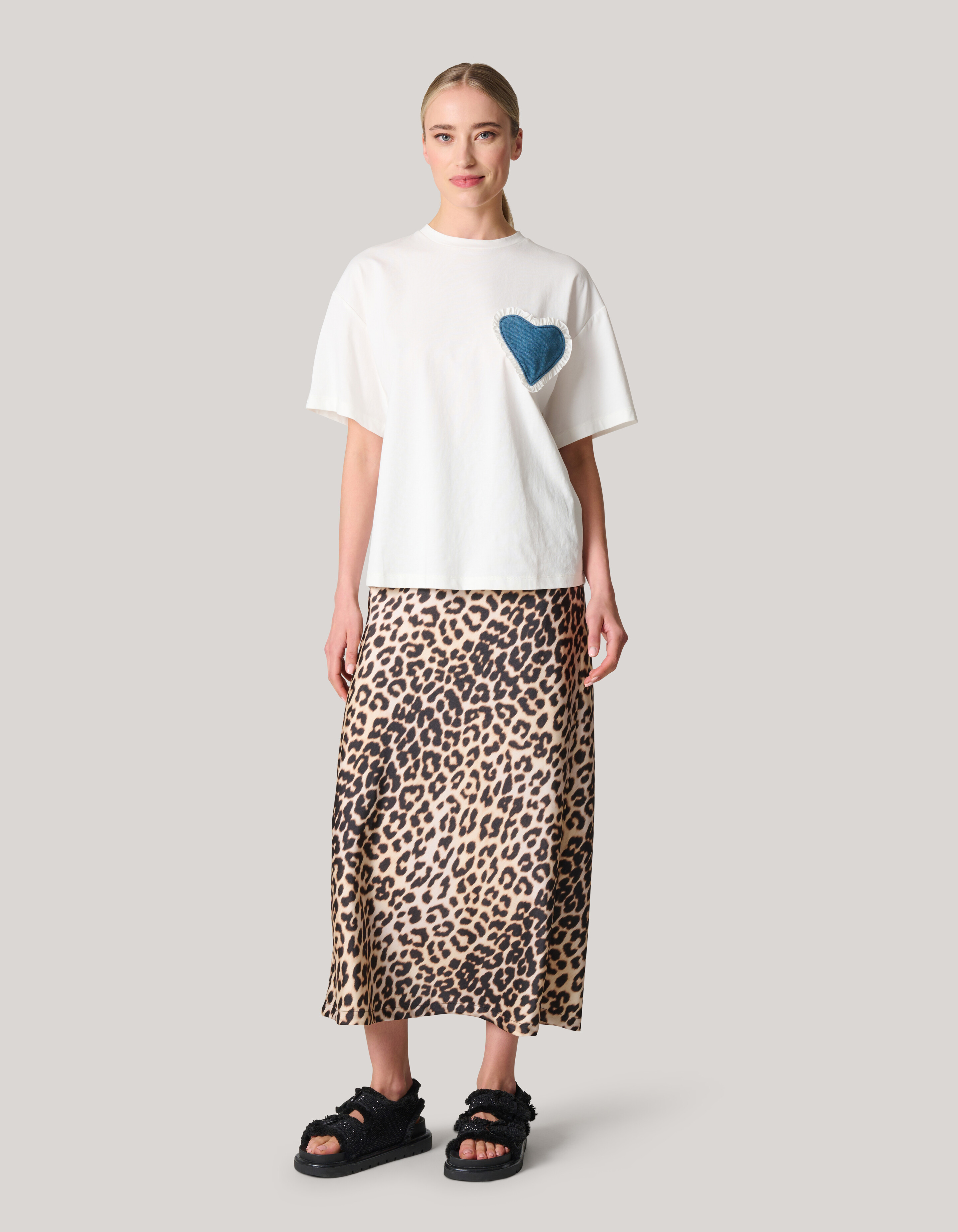 Oversized Denim Patch T-shirt Wit SHOEBY WOMEN
