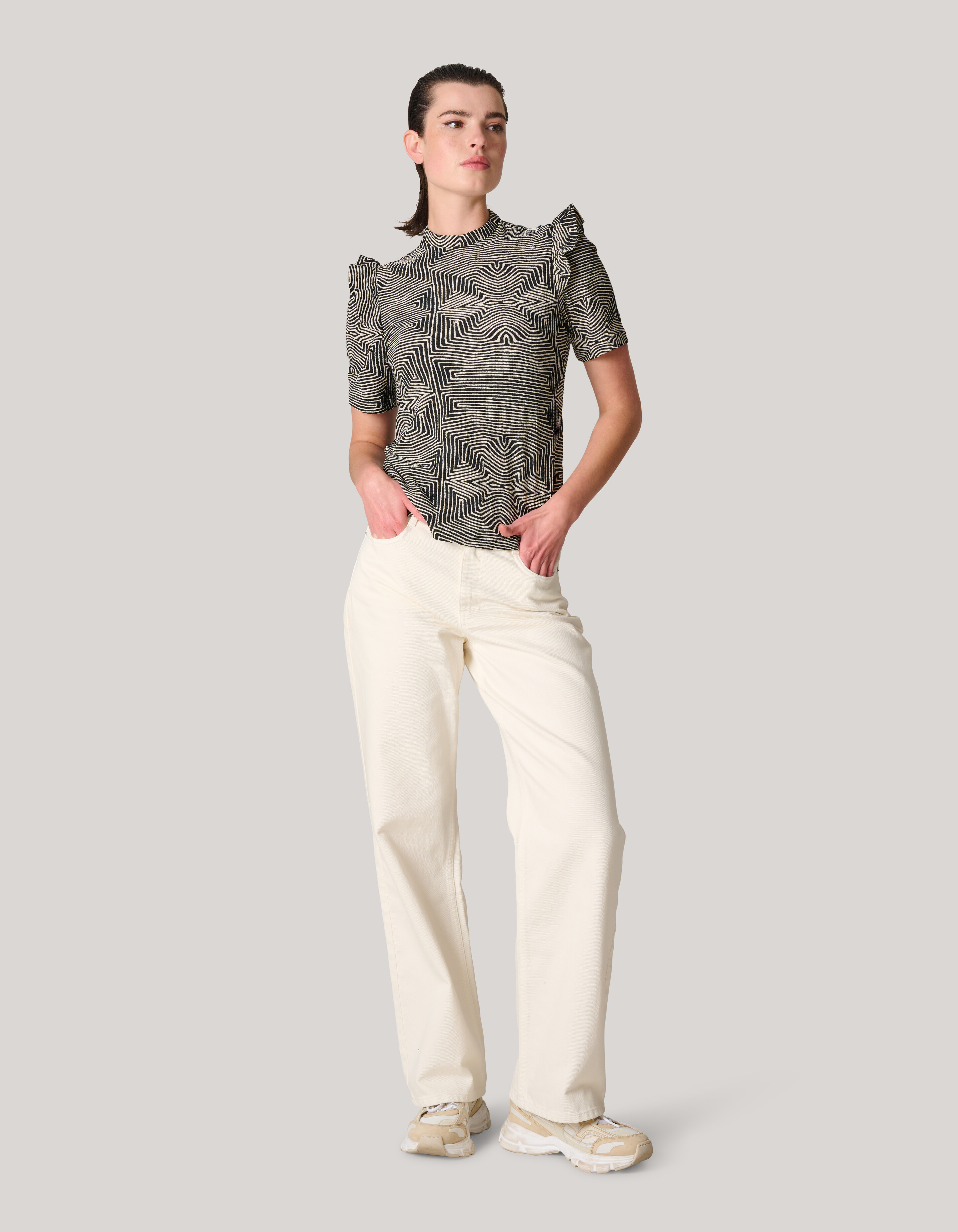 Crinkle Ruffle Top Gebroken Wit/Zwart SHOEBY WOMEN