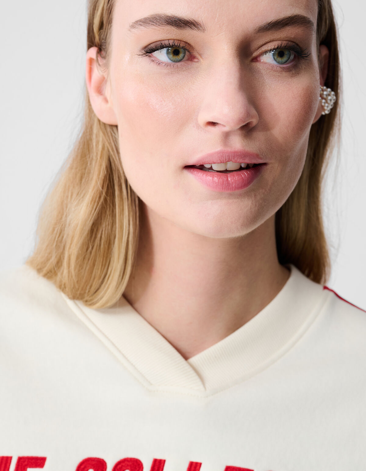 Oversized Cherry Artwork Sweater Gebroken Wit SHOEBY WOMEN