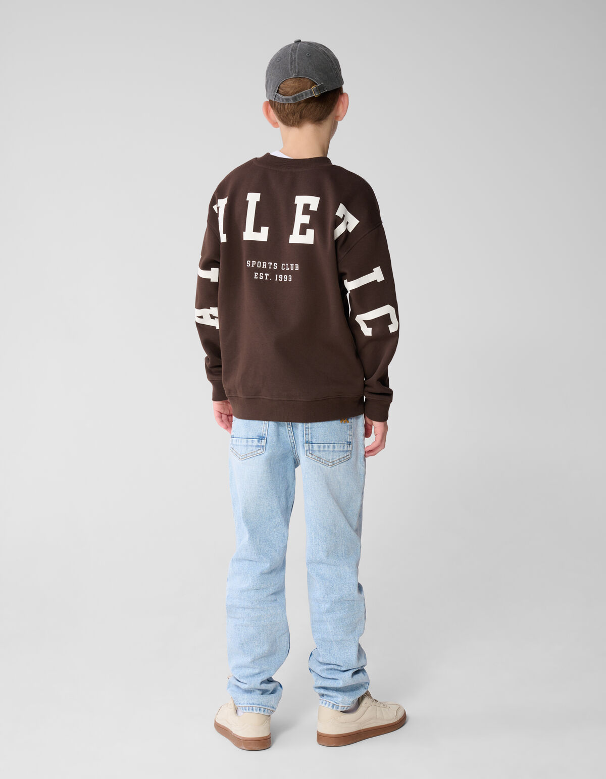 Athletic Artwork Sweater Donkerbruin SHOEBY BOYS