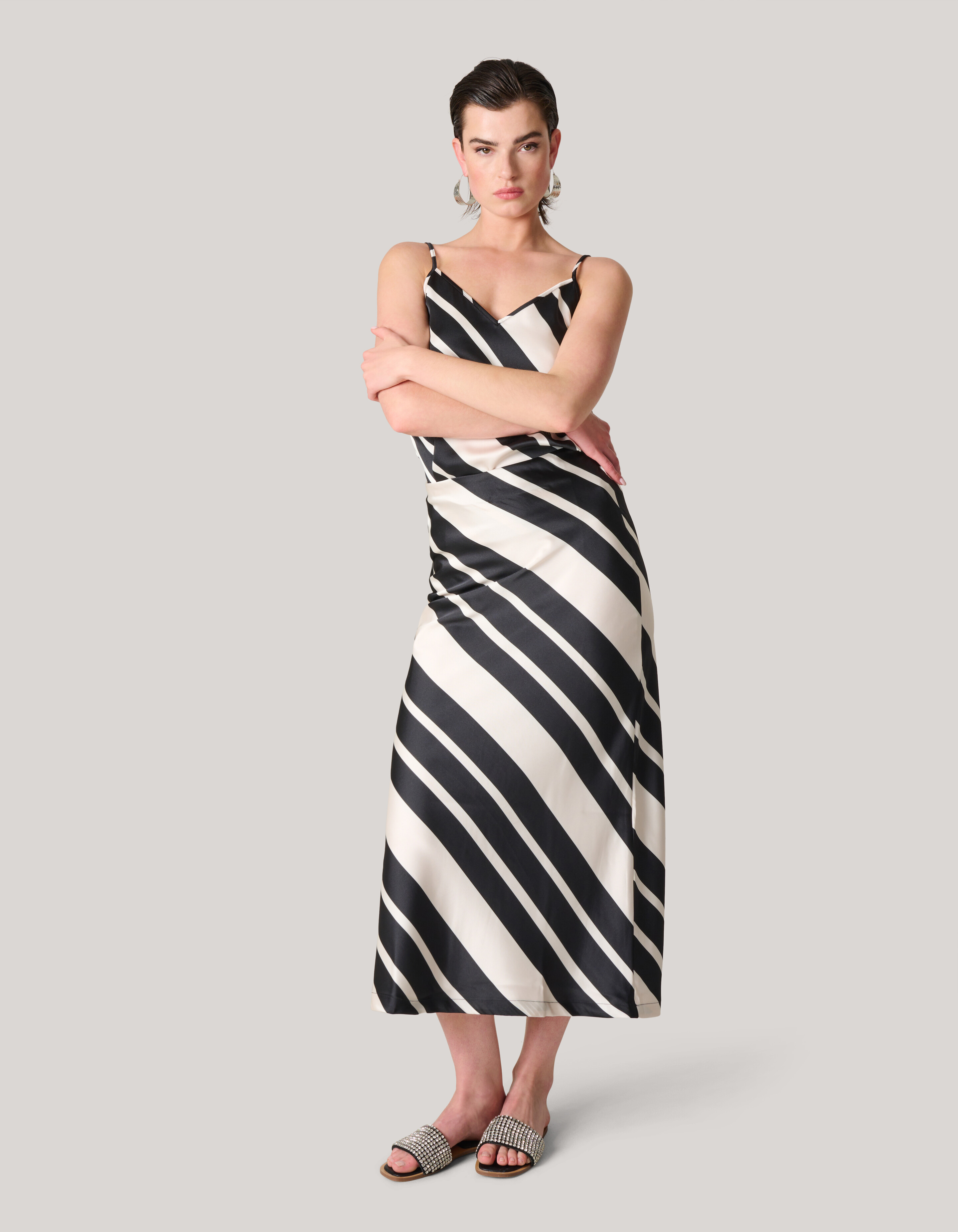 Gestreepte Satijnen Midi Rok Zwart/Wit SHOEBY WOMEN