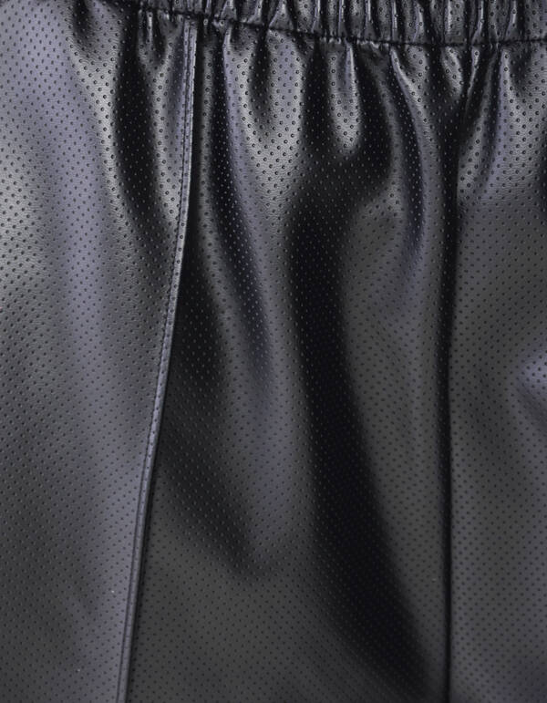 Relaxed Fit Vegan Leren Short Zwart SHOEBY WOMEN