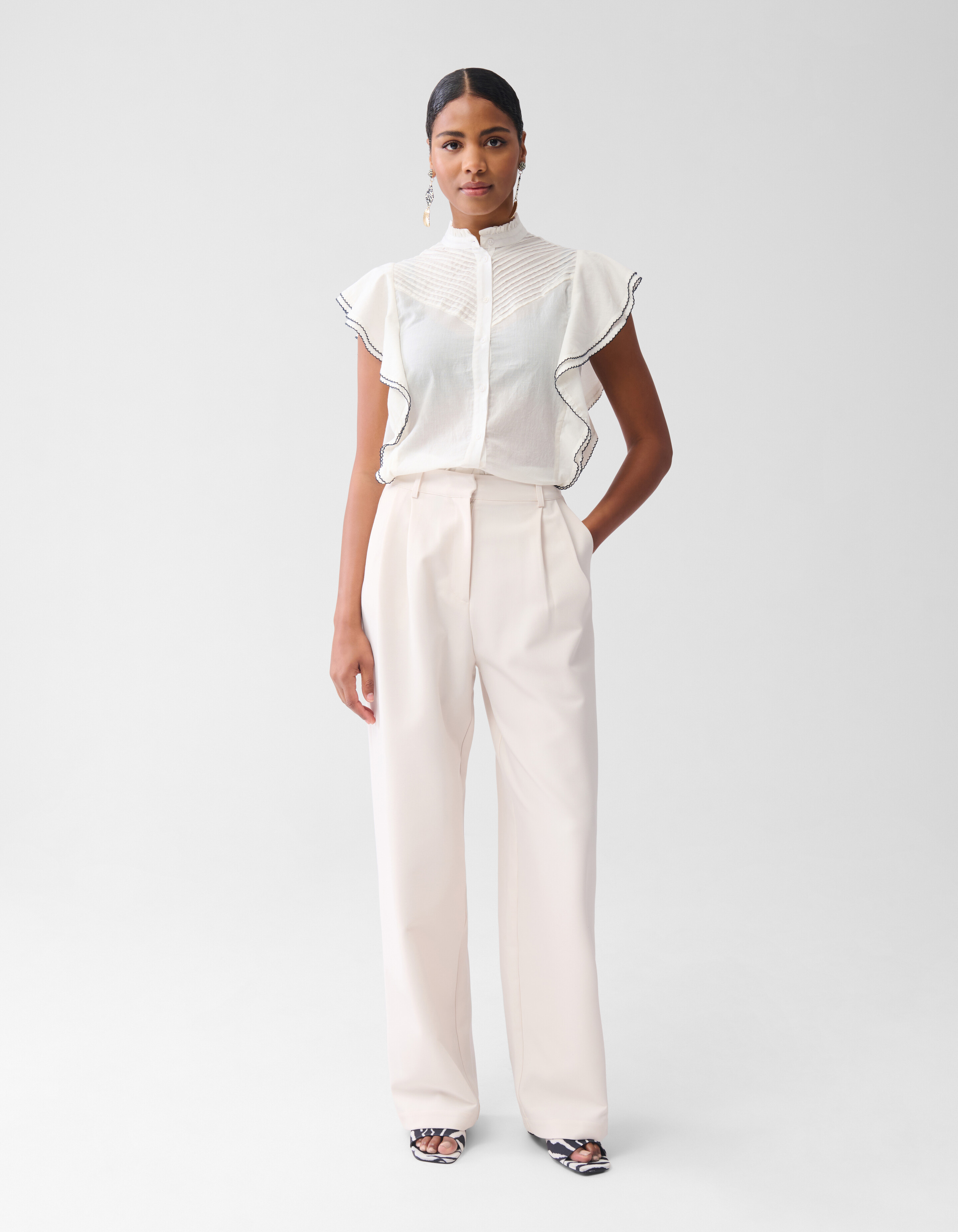 Pintuck Ruffle Top Gebroken Wit SHOEBY WOMEN