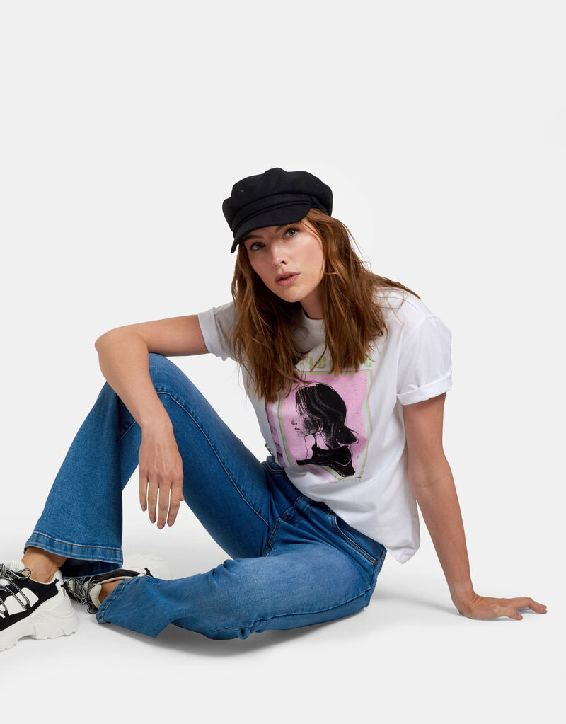 Statue T-shirt