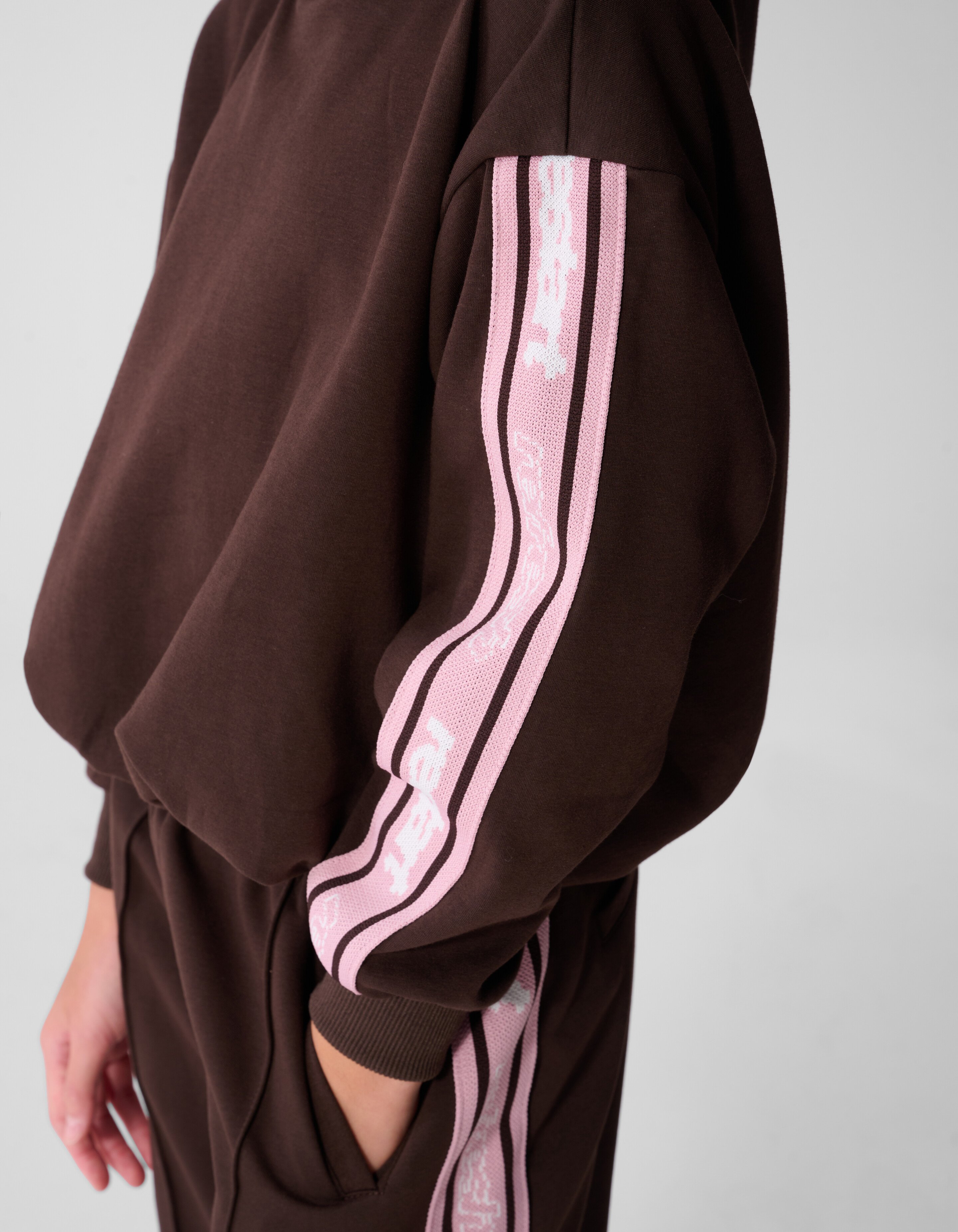 Tape Balloon Fit Hoodie Donkerbruin SHOEBY GIRLS