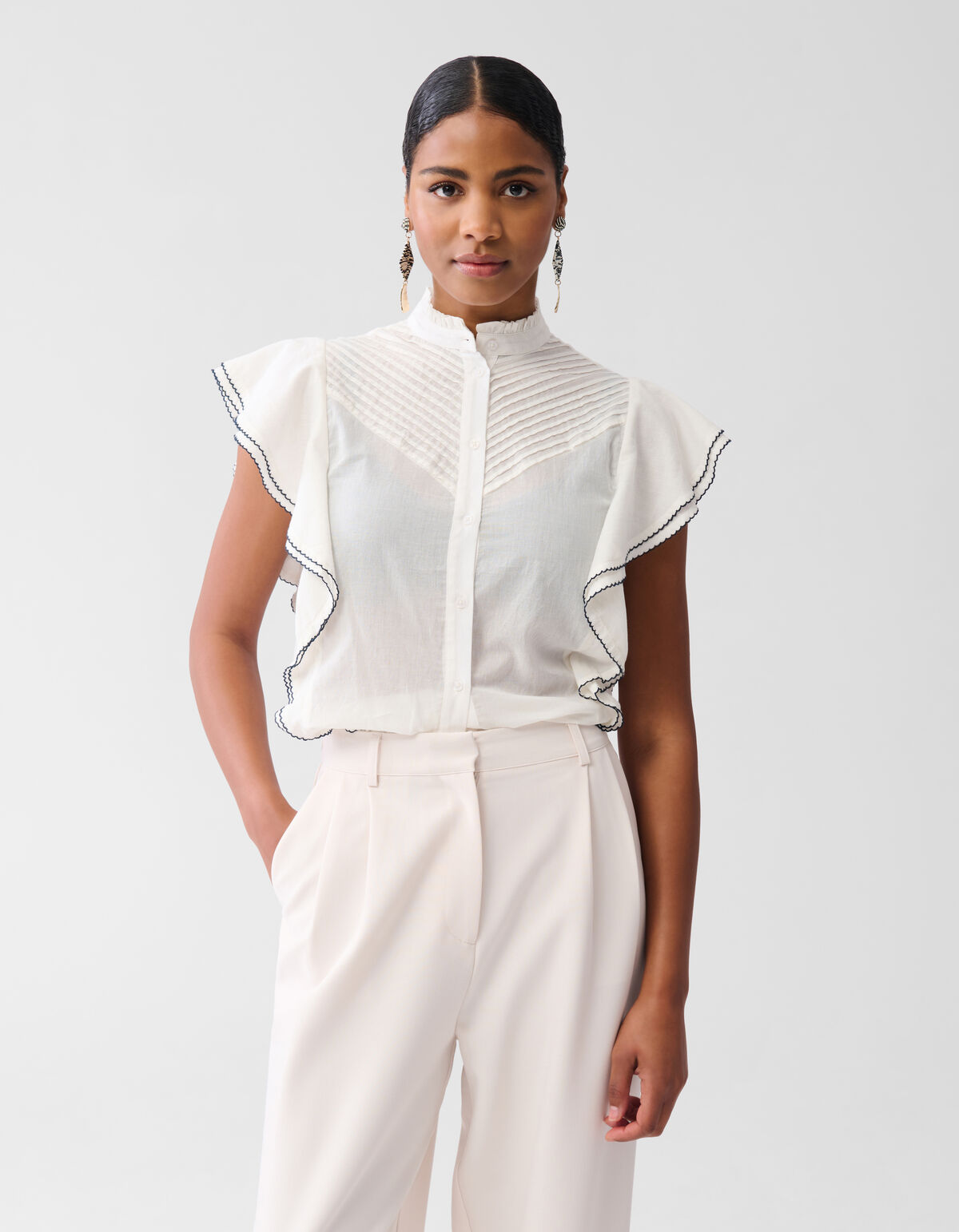 Pintuck Ruffle Top Gebroken Wit SHOEBY WOMEN