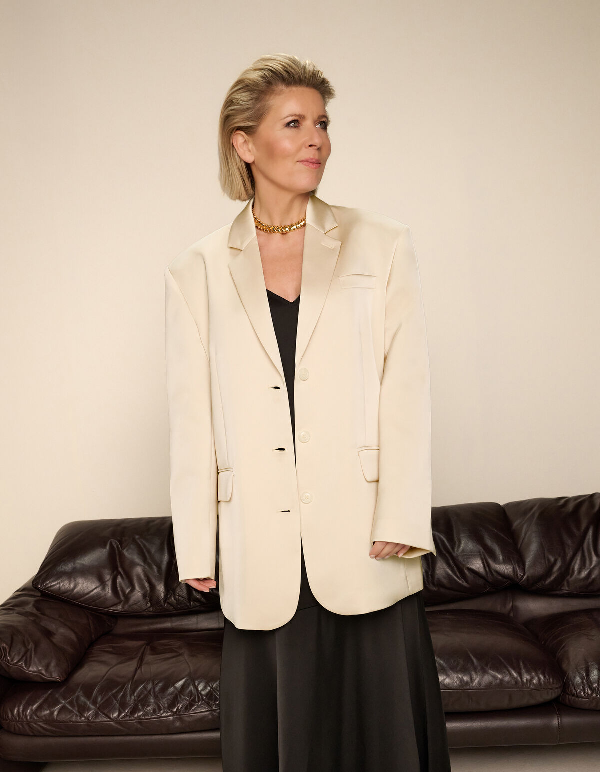 Satijnen Oversized Blazer Gebroken Wit By Lonneke SHOEBY WOMEN