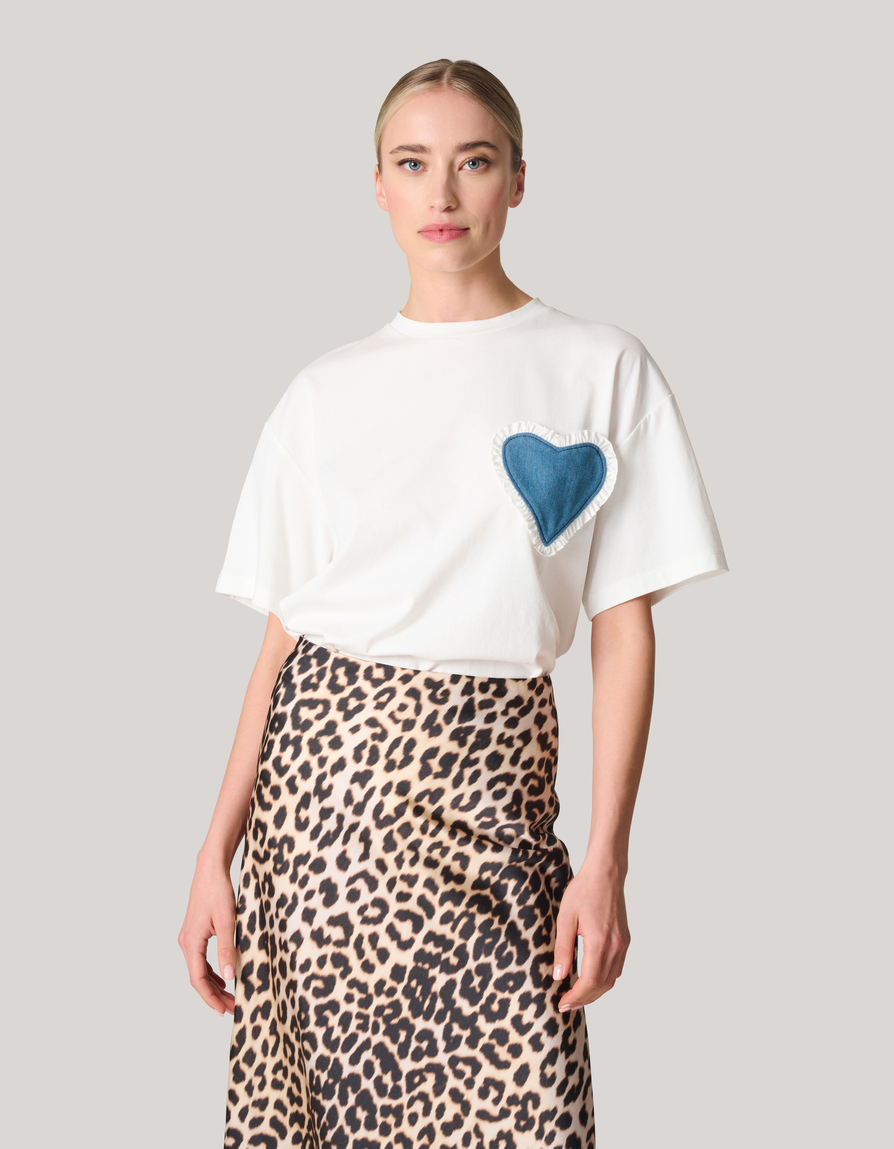 Oversized Denim Patch T-shirt Wit SHOEBY WOMEN