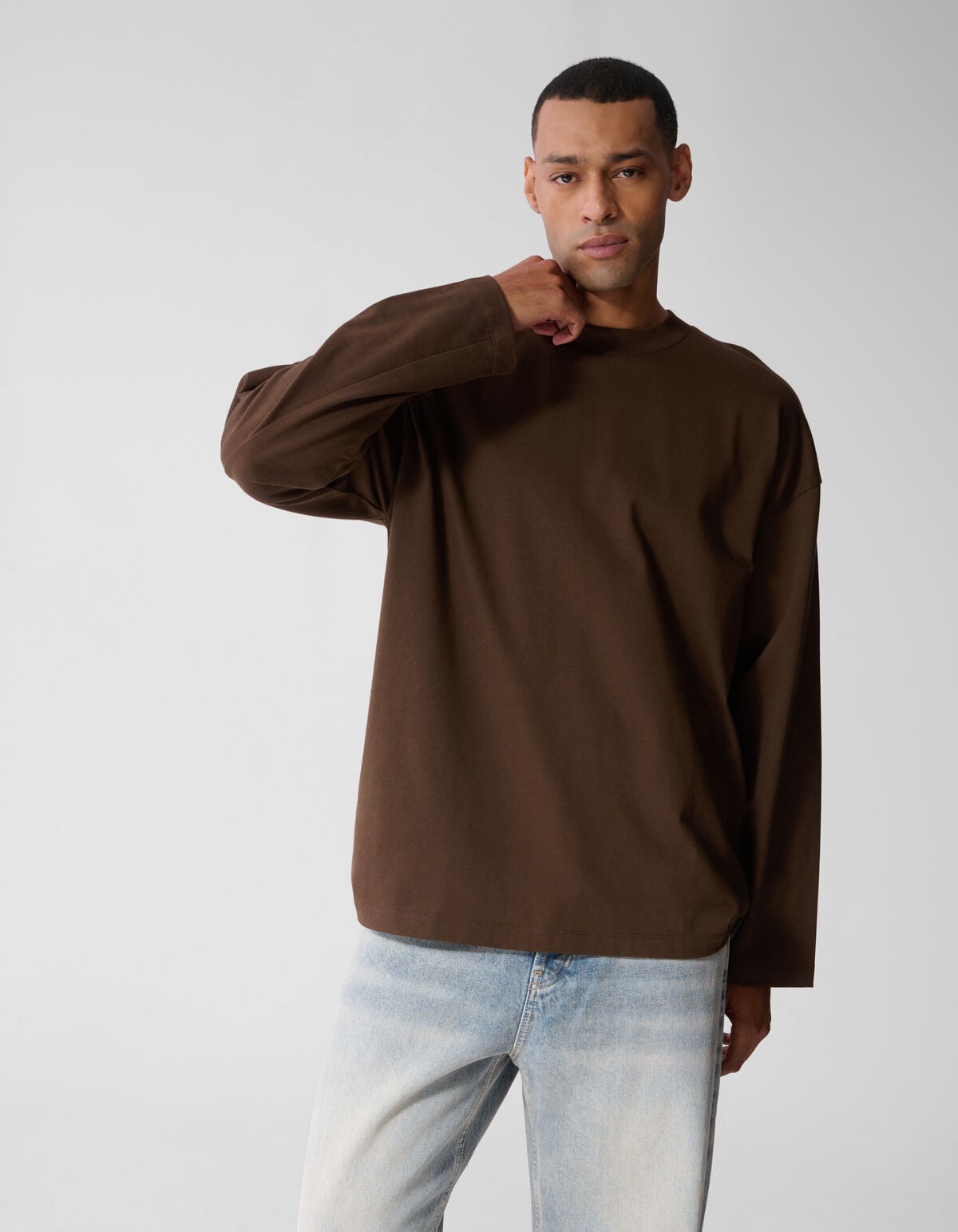Basis Relaxed Fit Longsleeve Bruin SHOEBY MEN