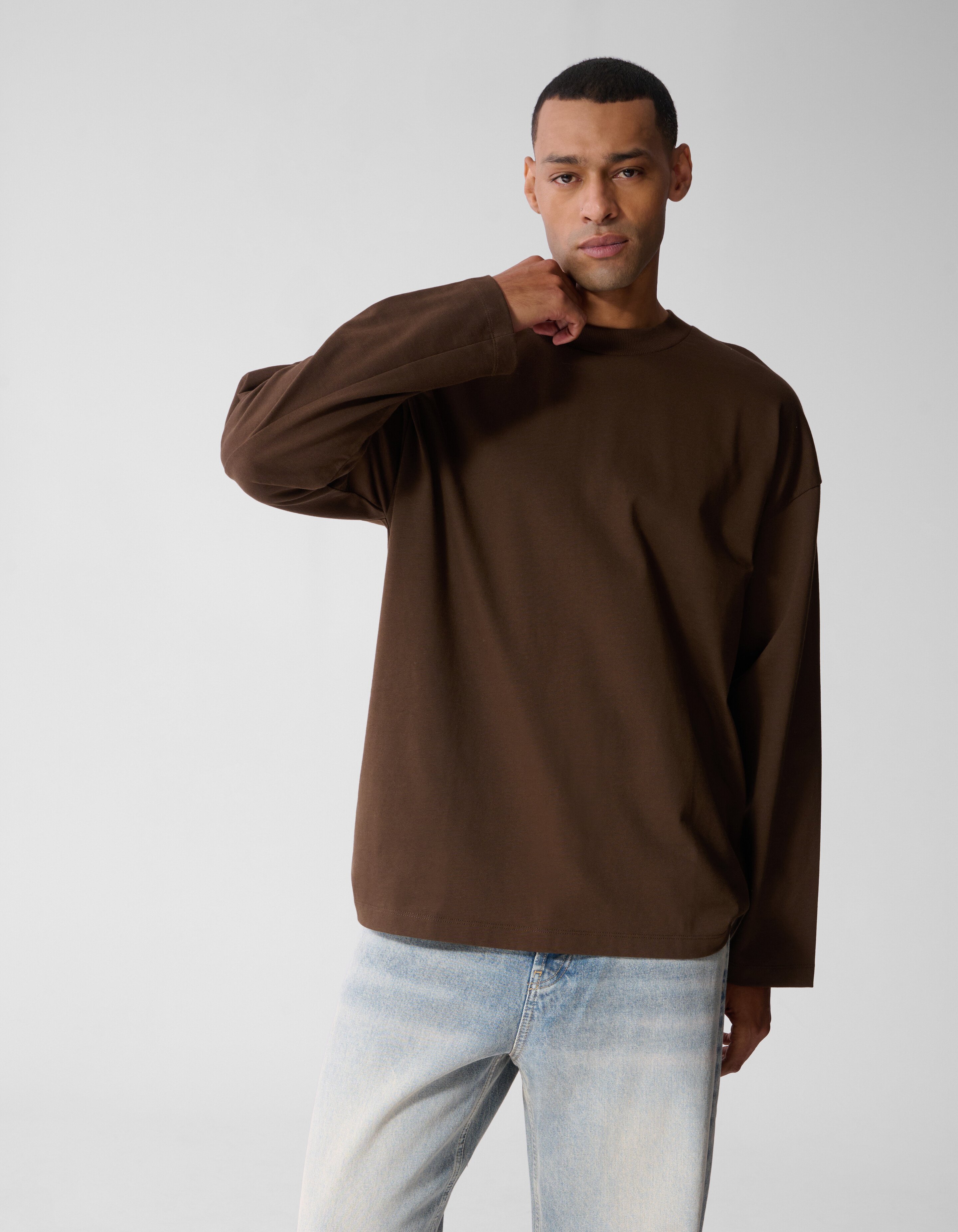 Basis Relaxed Fit Longsleeve Bruin SHOEBY MEN