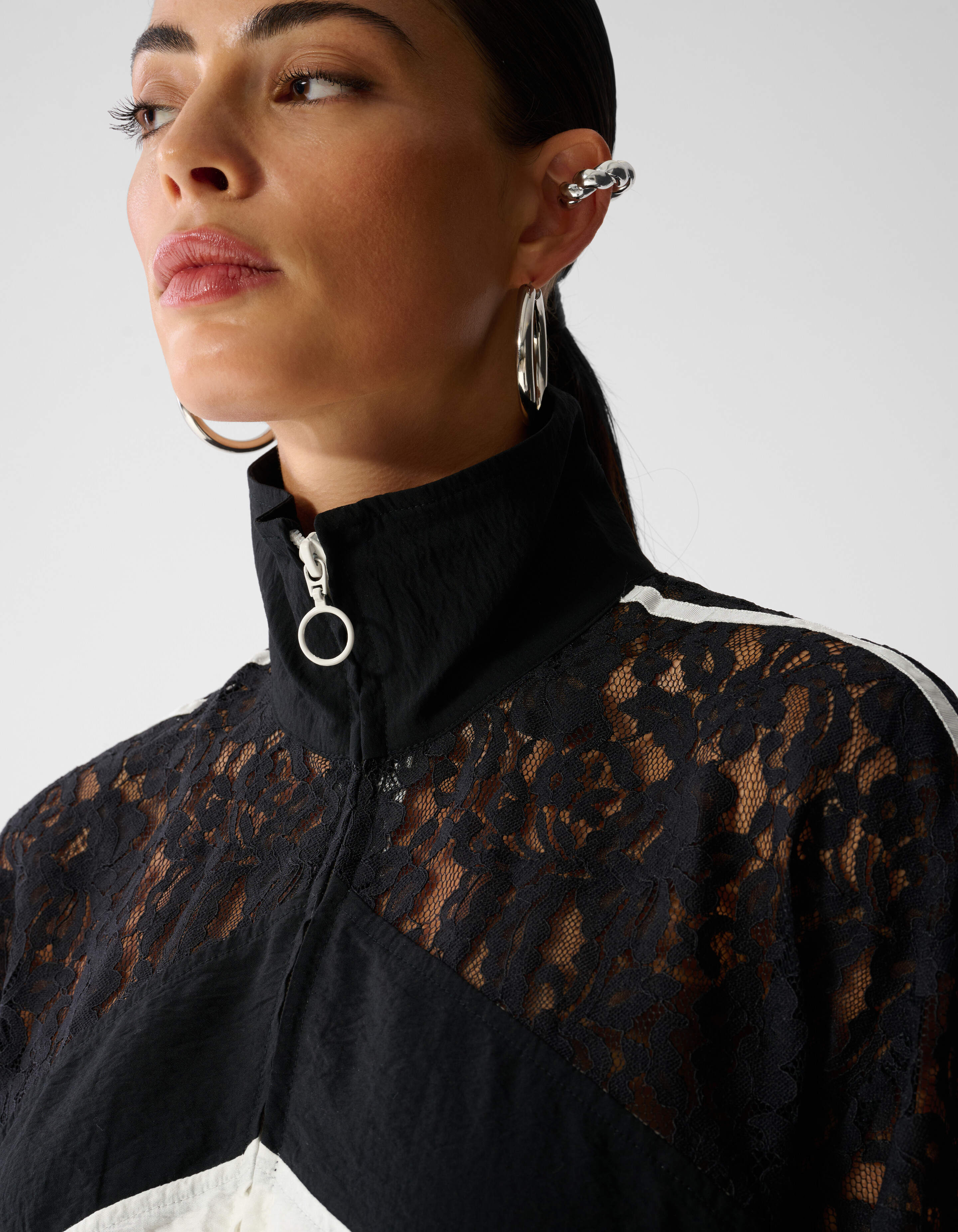 Lace Mix Track Blouse Zwart/Gebroken Wit SHOEBY WOMEN