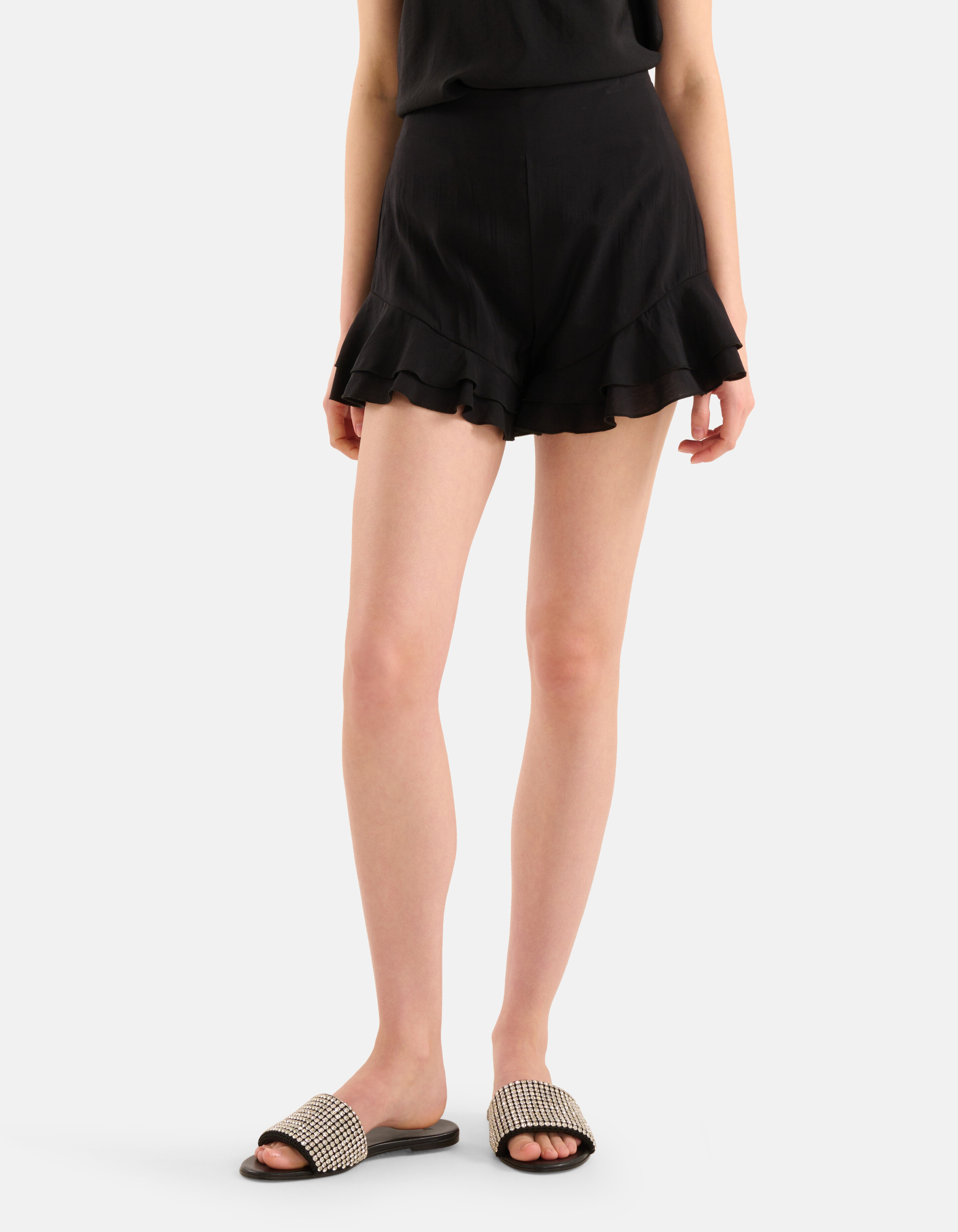 Ruffle Short Zwart SHOEBY WOMEN
