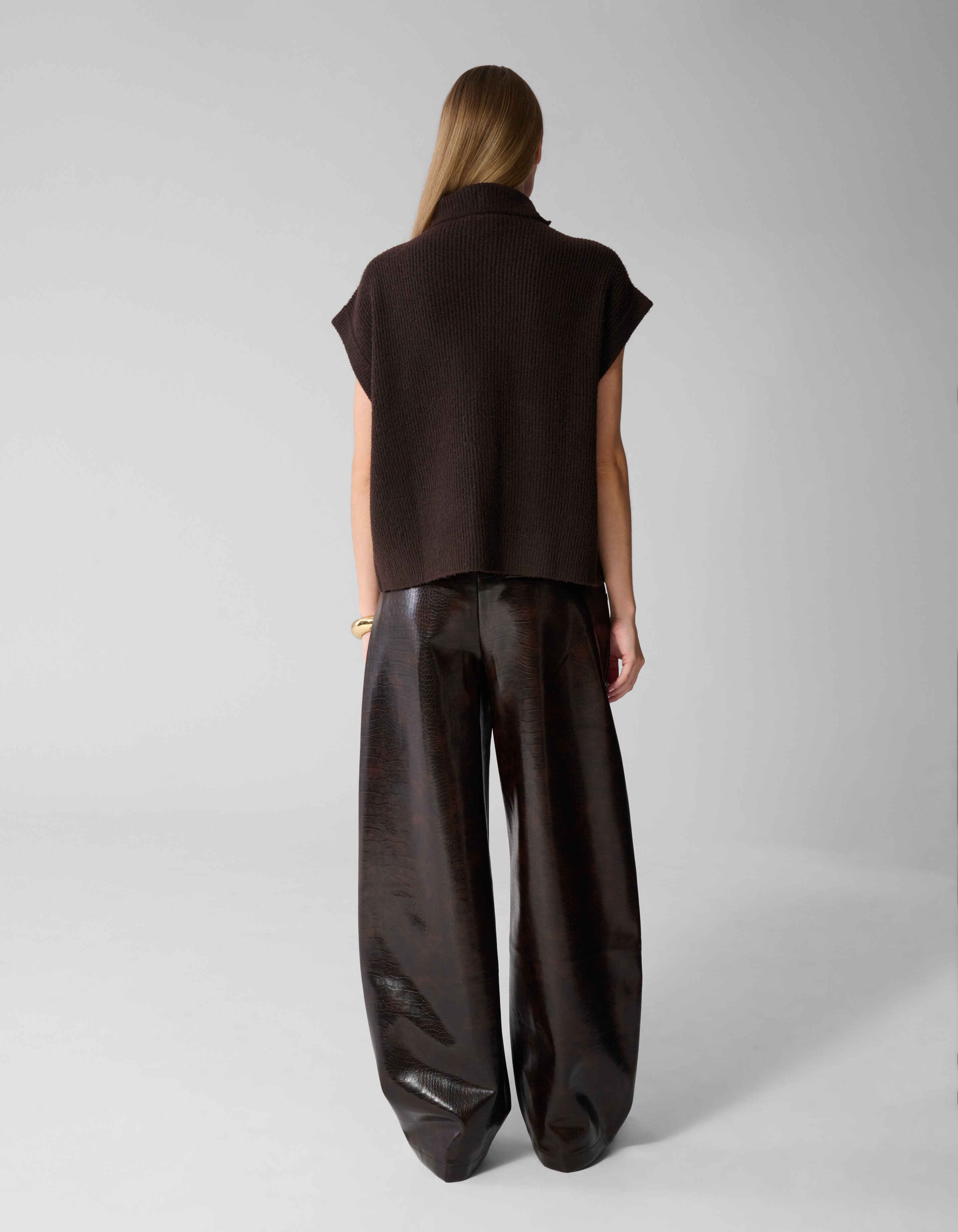 High Collar Gilet Donkerbruin SHOEBY WOMEN